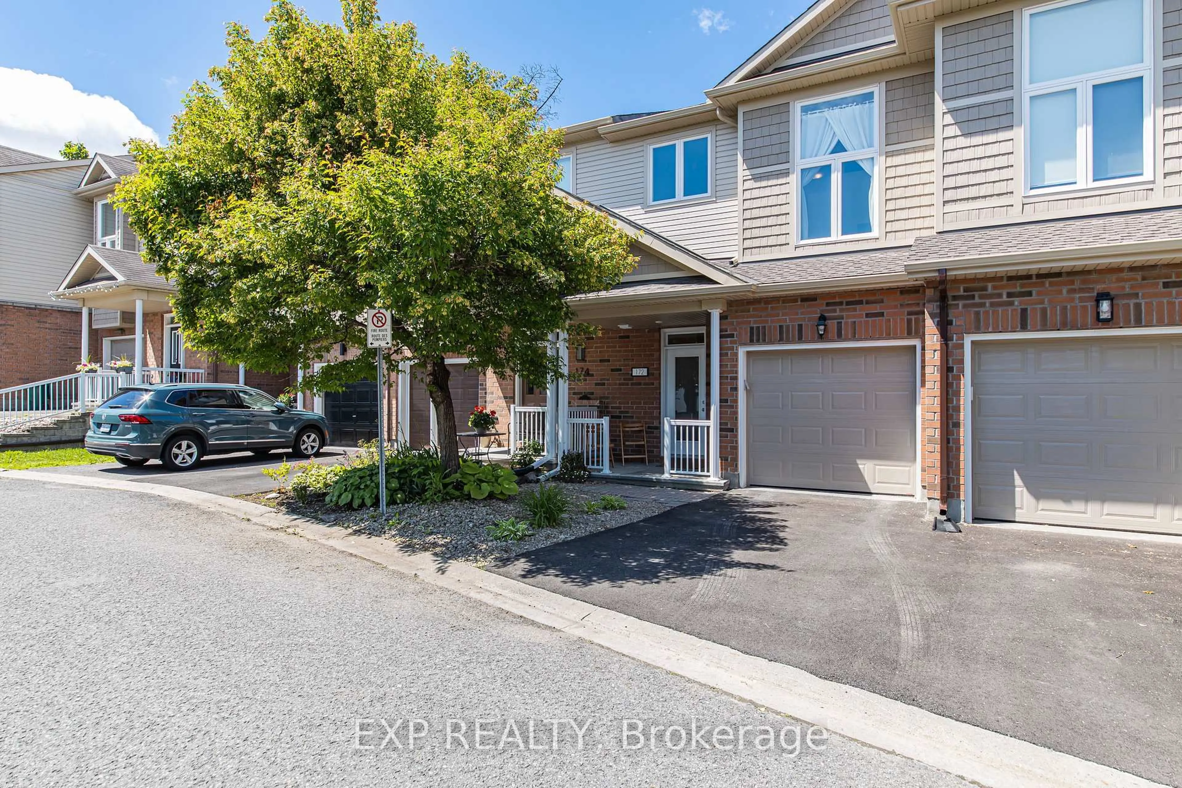 A pic from outside/outdoor area/front of a property/back of a property/a pic from drone, street for 172 Parkrose Private, Ottawa Ontario K4A 0N8