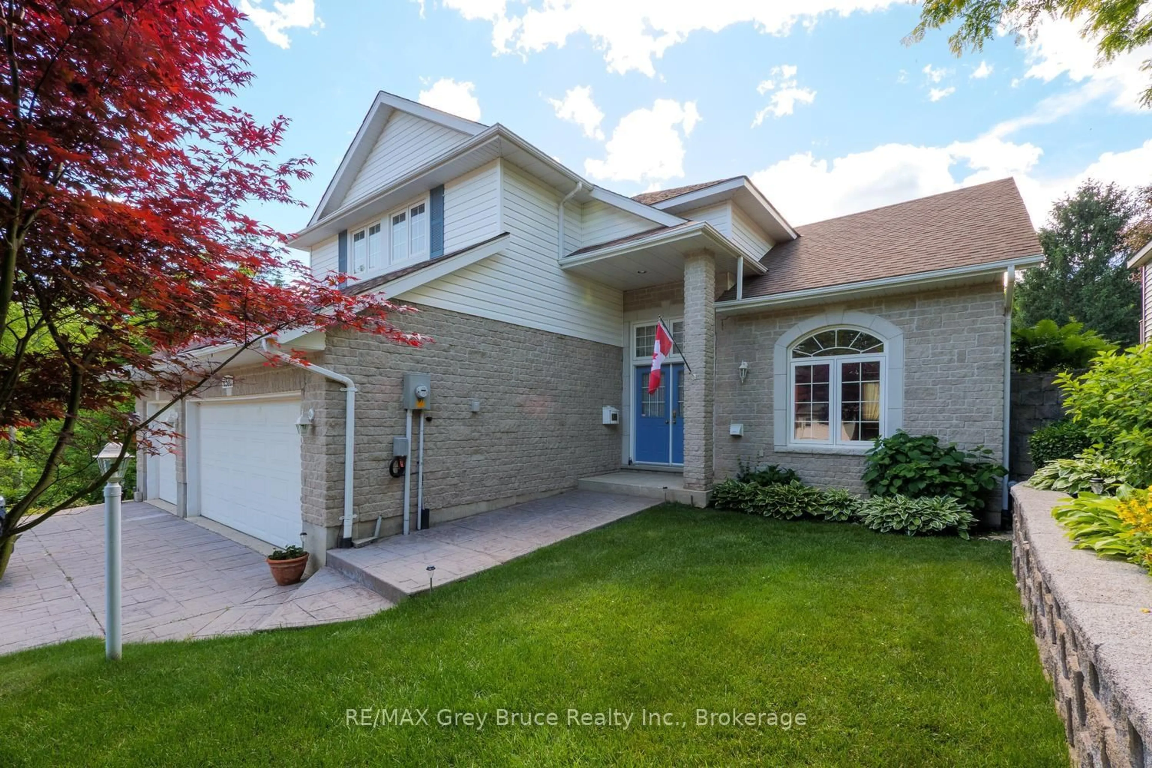 Home with brick exterior material, street for 1510 7th Ave, Owen Sound Ontario N4K 6V8