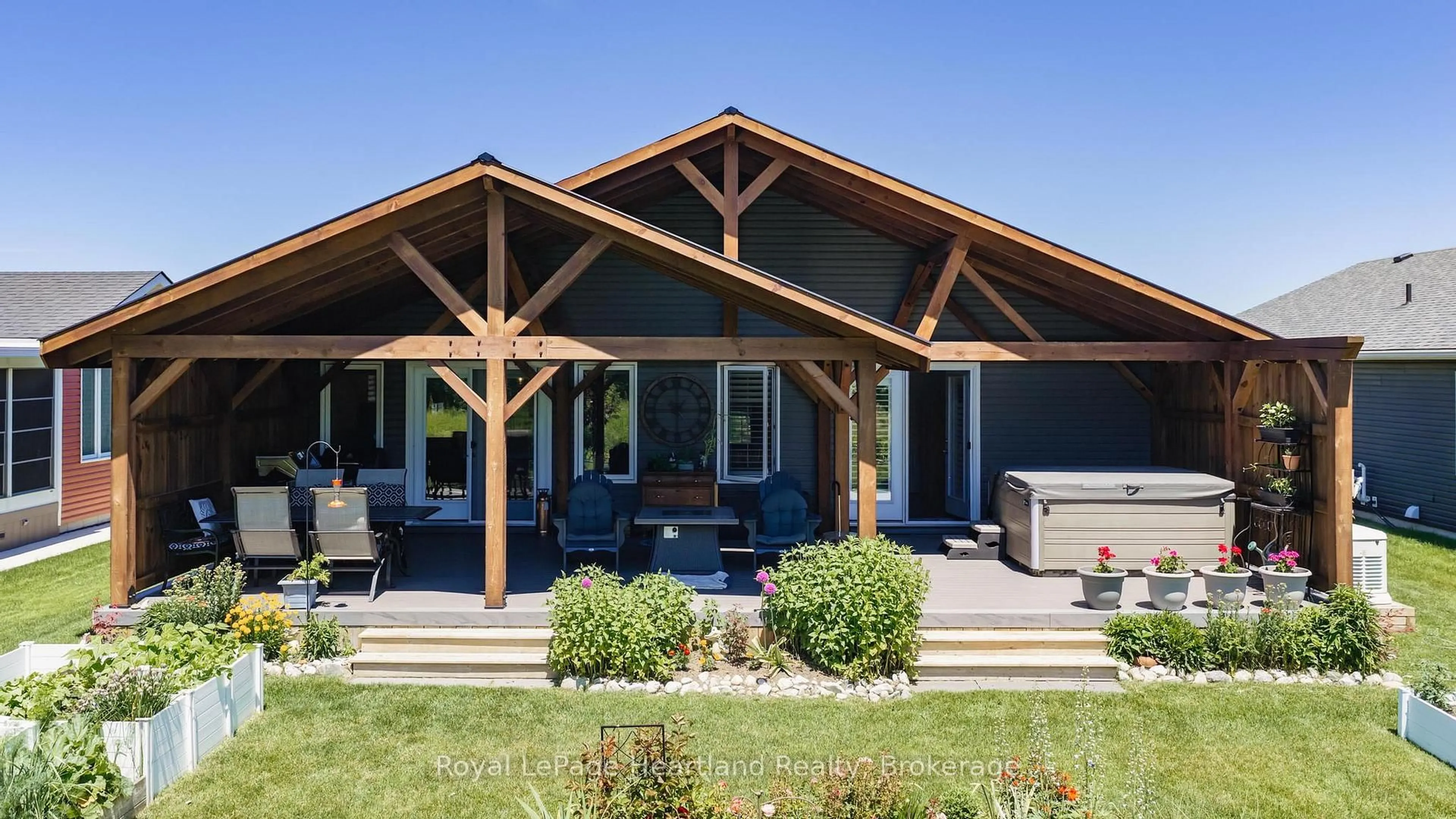 Home with vinyl exterior material, unknown for 37 LAKE BREEZE Dr, Ashfield-Colborne-Wawanosh Ontario N7A 0B7