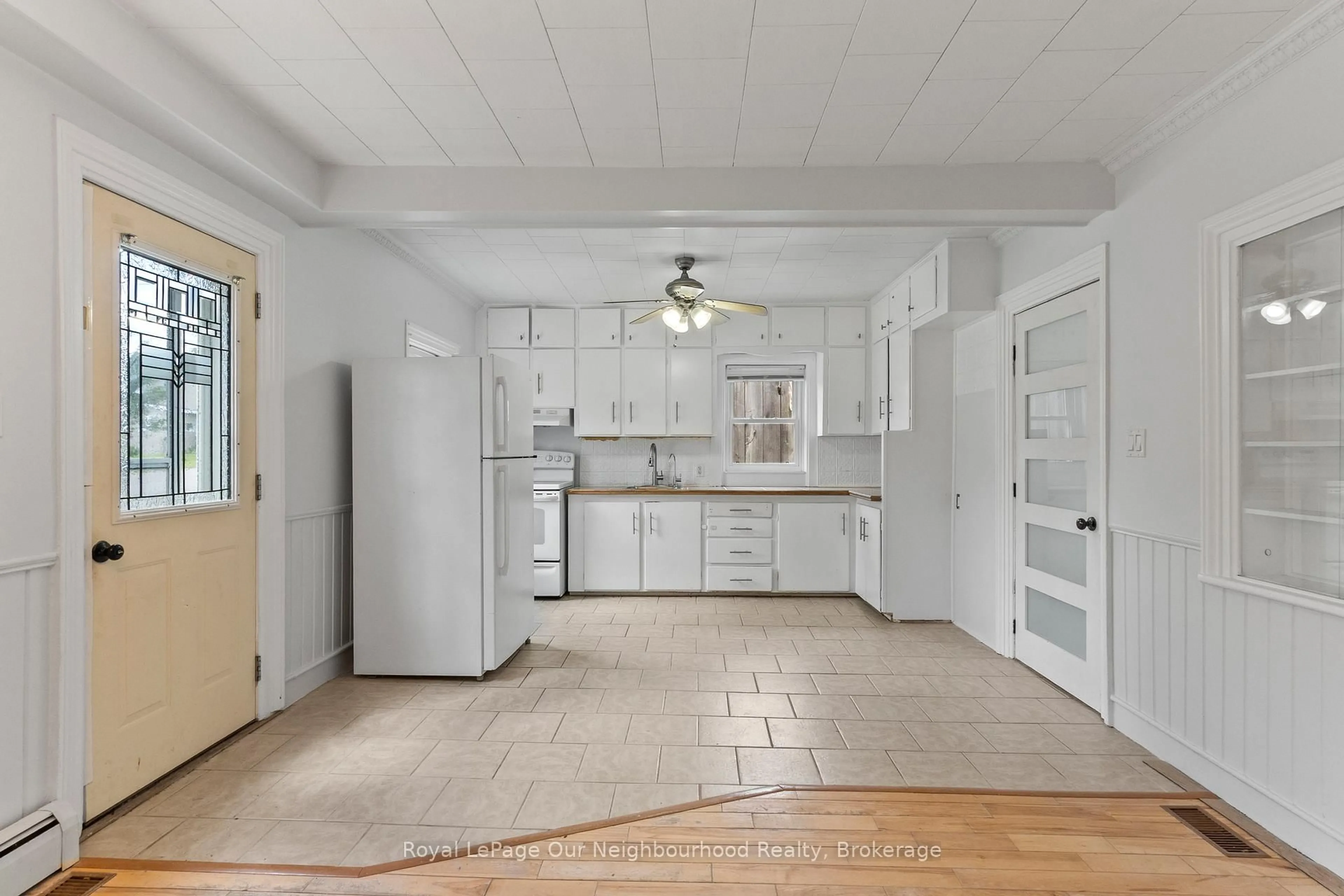 Unknown for 18 Hayes St, Limoges Ontario K0K 2M0