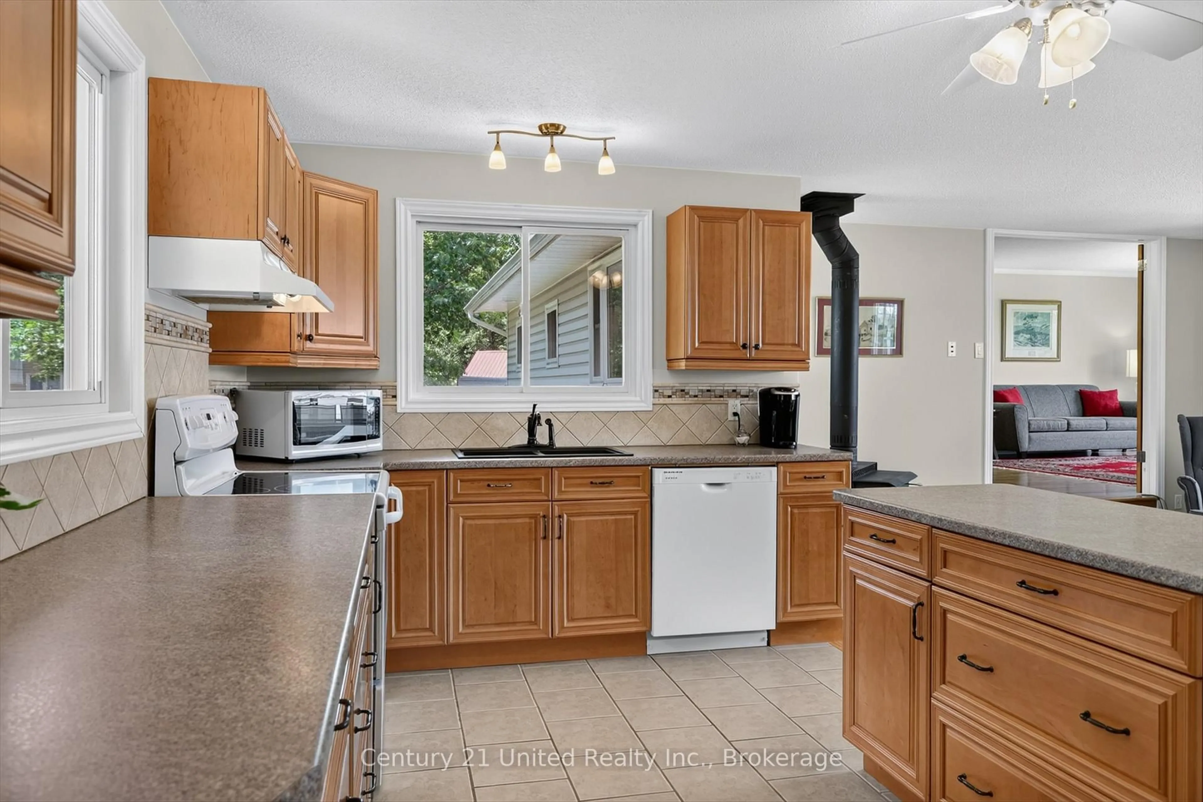 Open concept kitchen, ceramic/tile floor for 40 Fire Route 33, Havelock-Belmont-Methuen Ontario K0L 1Z0