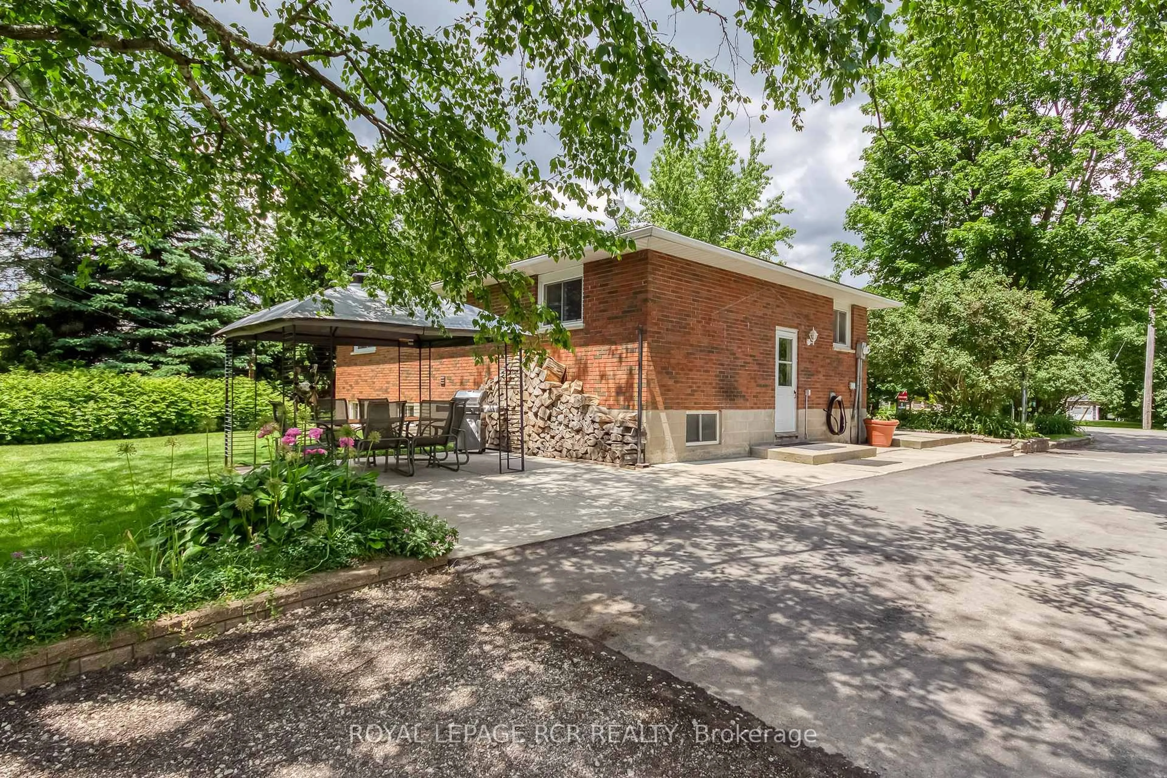 Home with brick exterior material, street for 5858 5th Line, Erin Ontario N0B 1Z0