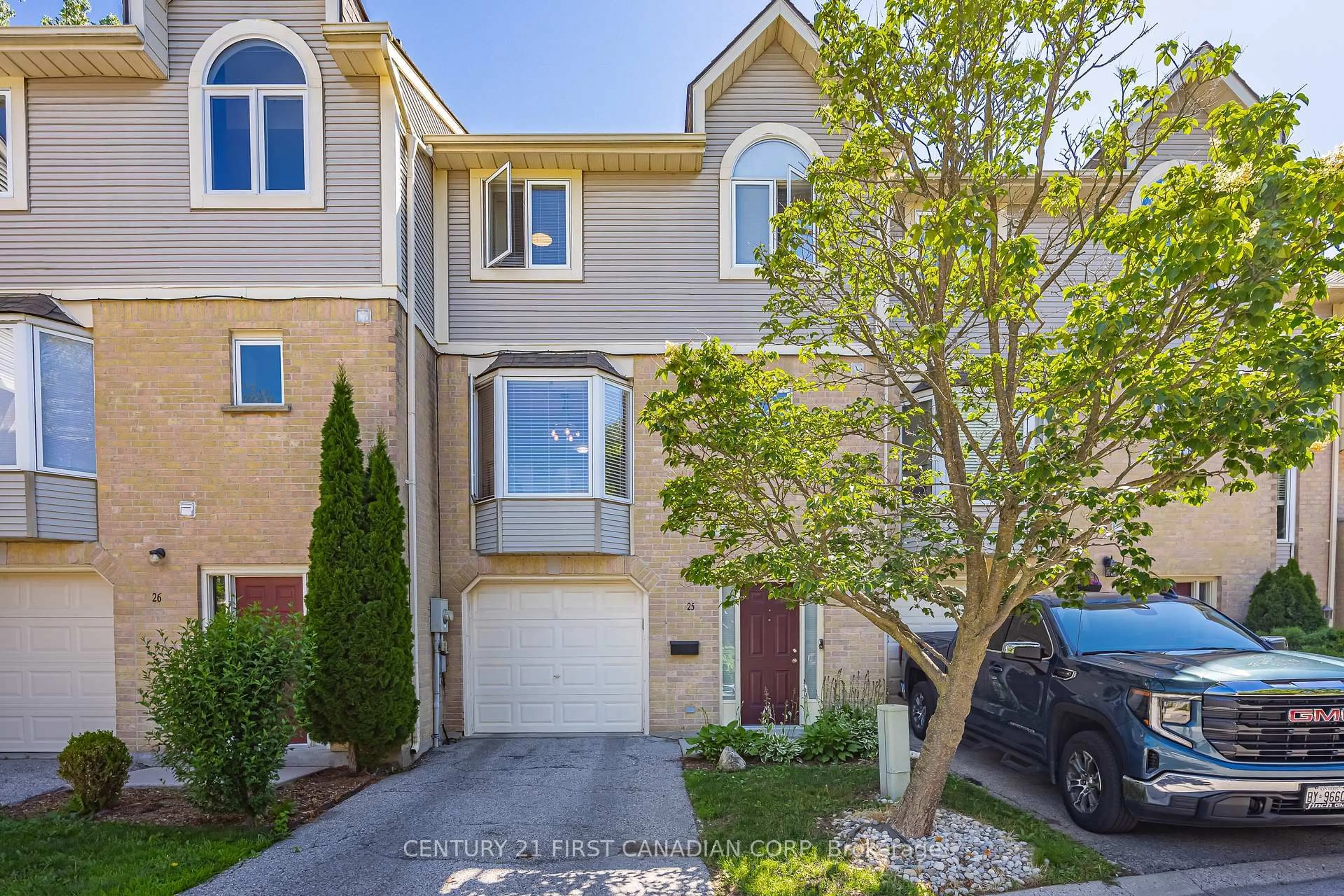 A pic from outside/outdoor area/front of a property/back of a property/a pic from drone, street for 9 Ailsa Pl #25, London South Ontario N5Z 4Z6
