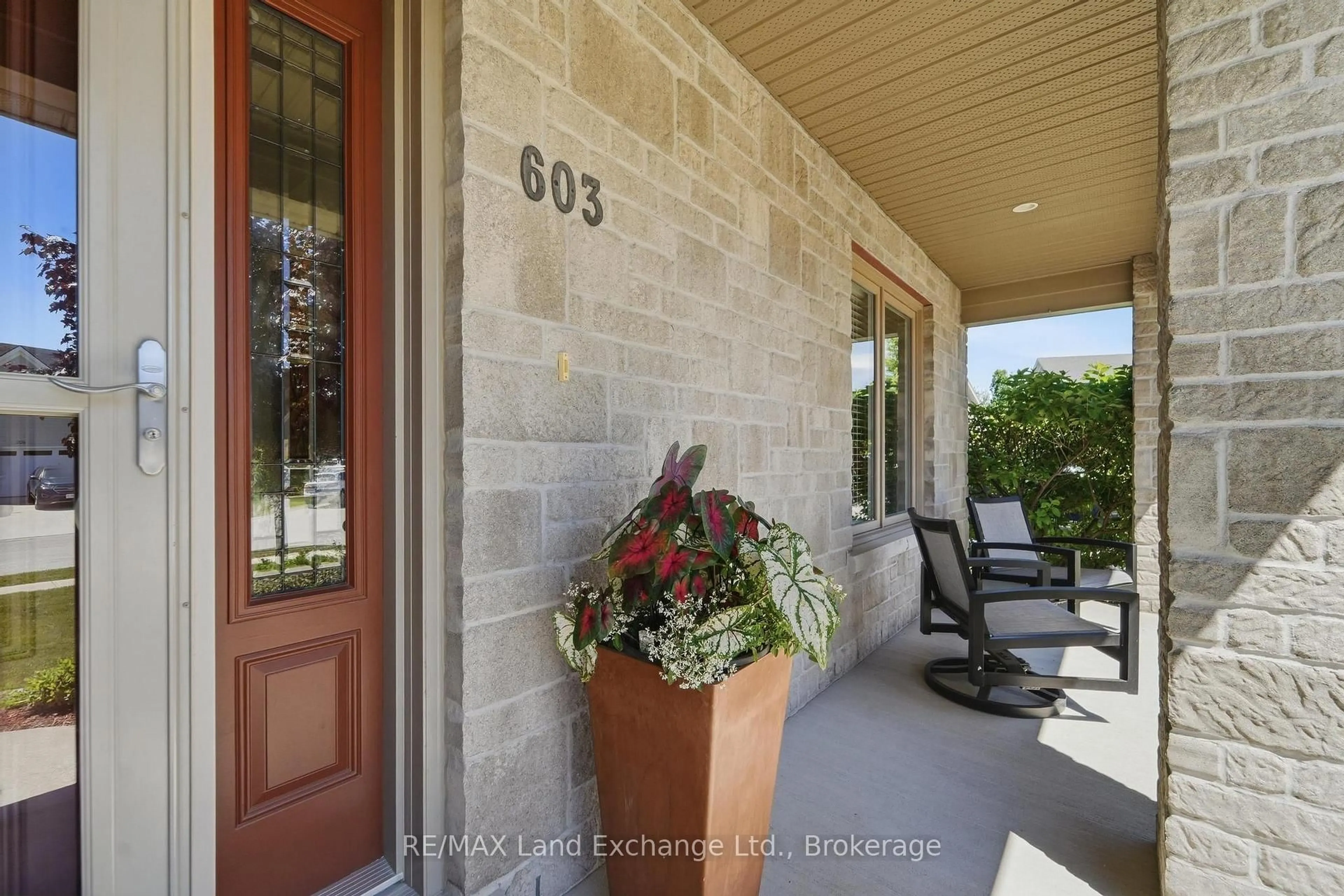 Indoor entryway for 603 Troon Crt, Kincardine Ontario N2Z 0B4