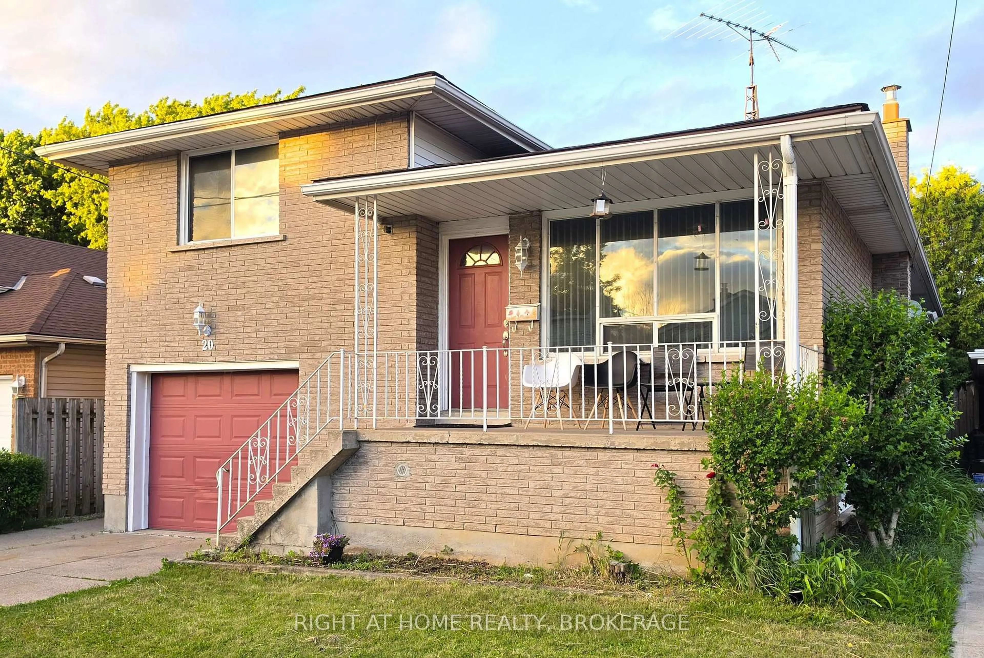 Home with brick exterior material, street for 20 Augusta Ave, St. Catharines Ontario L2M 5R2