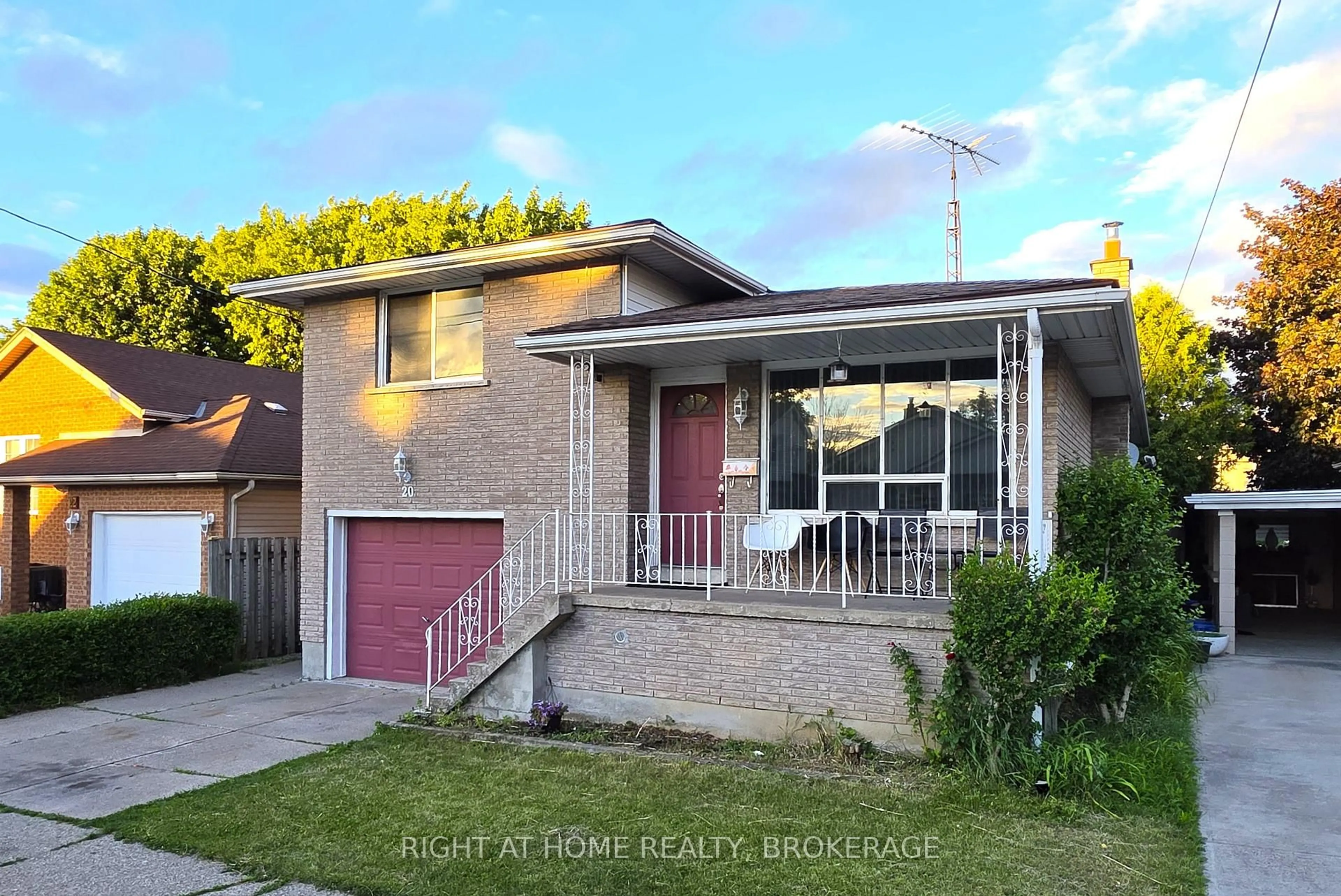 Home with brick exterior material, street for 20 Augusta Ave, St. Catharines Ontario L2M 5R2
