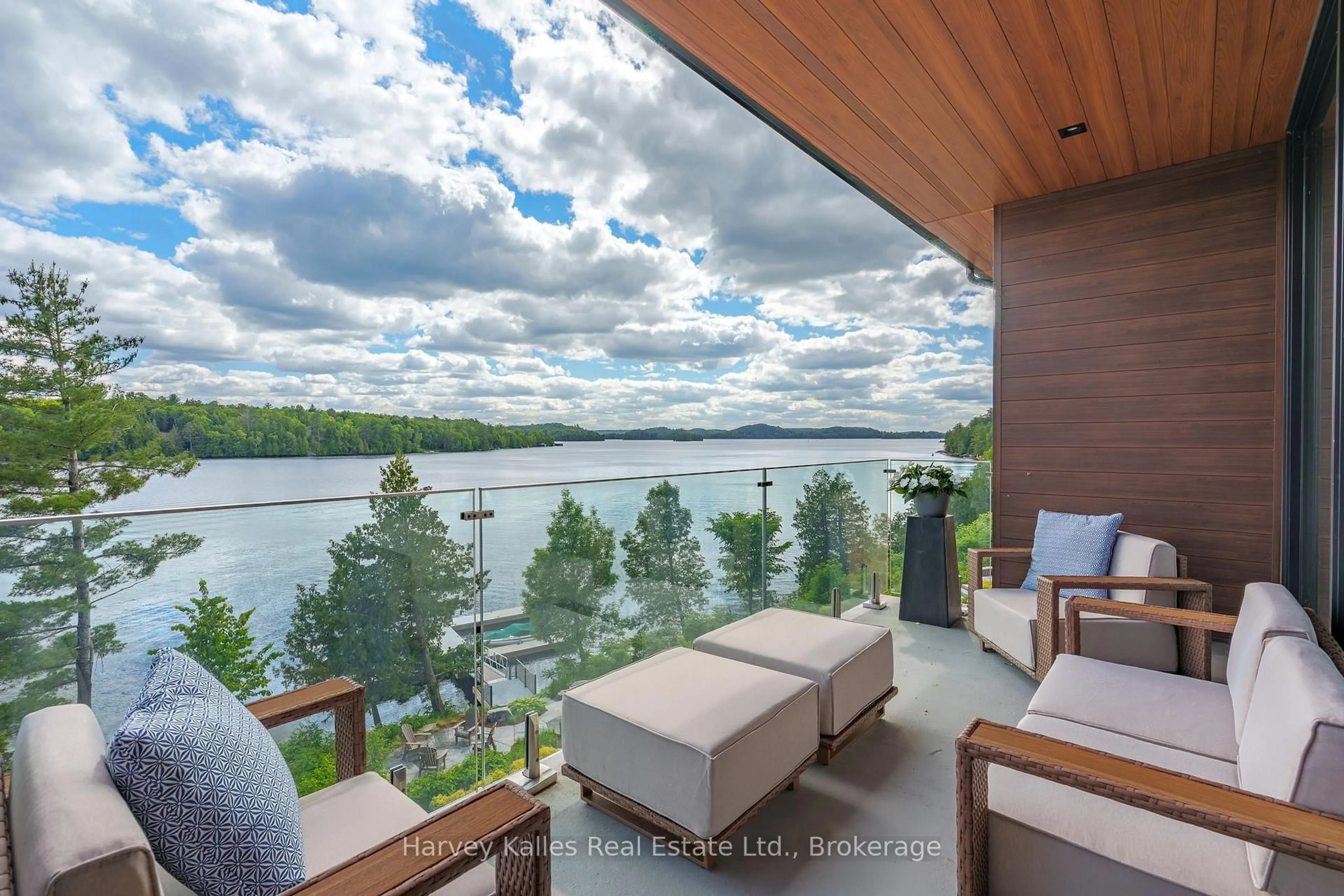 Patio, water/lake/river/ocean view for 727 Grandview Dr #306, Huntsville Ontario P1H 1B2