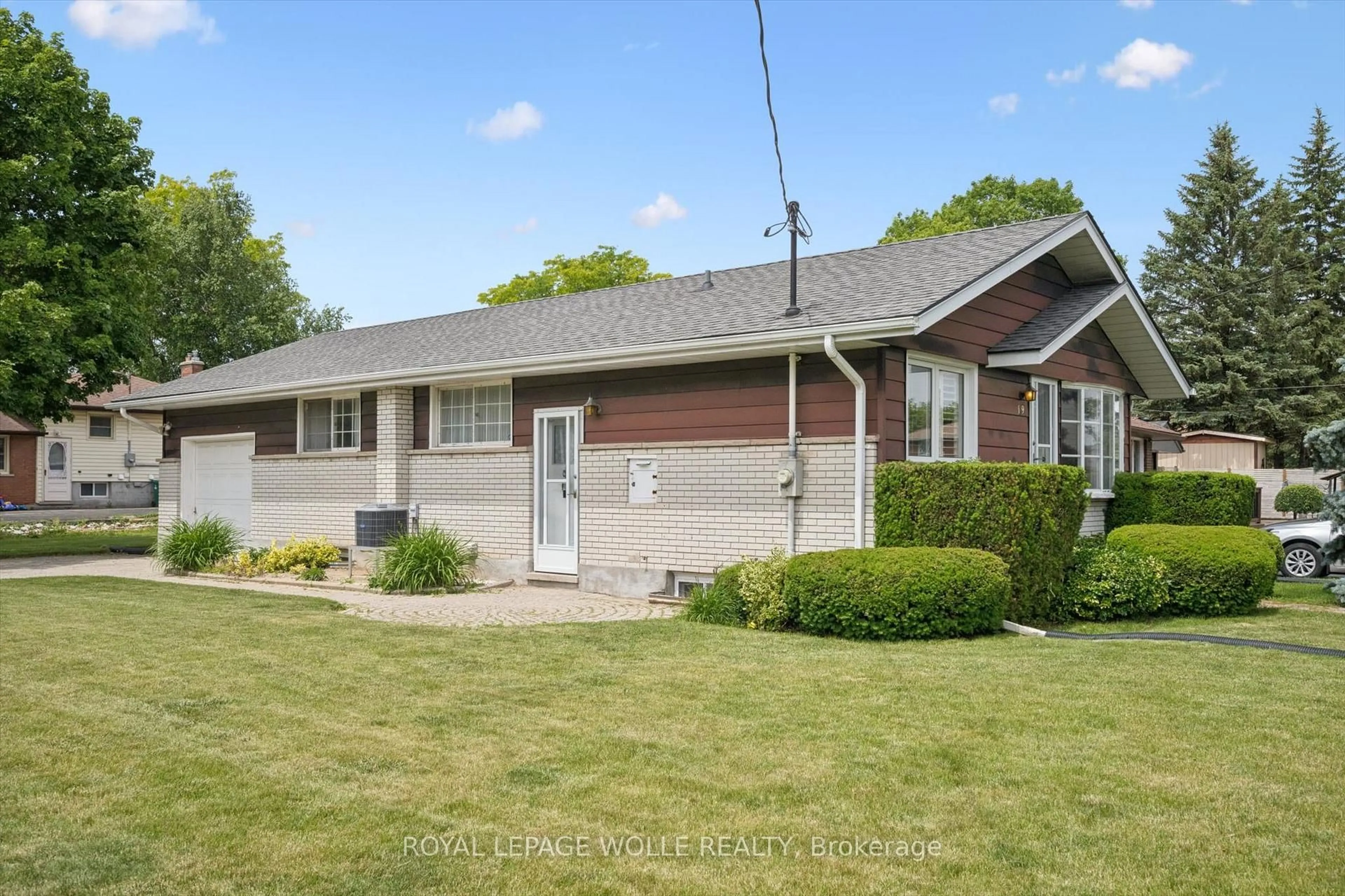 Home with vinyl exterior material, street for 19 Weichel St, Kitchener Ontario N2M 2A5