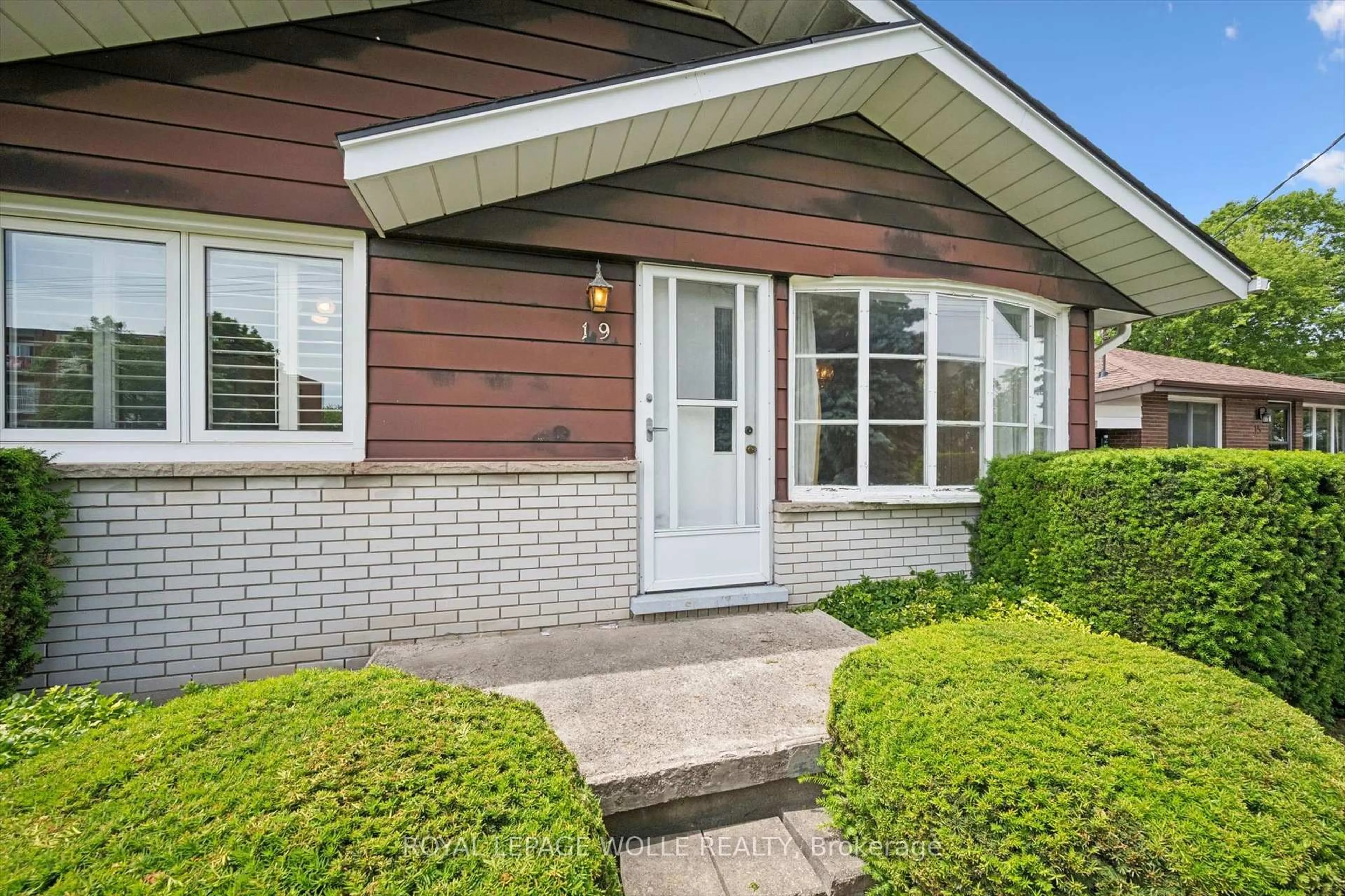 Unknown for 19 Weichel St, Kitchener Ontario N2M 2A5