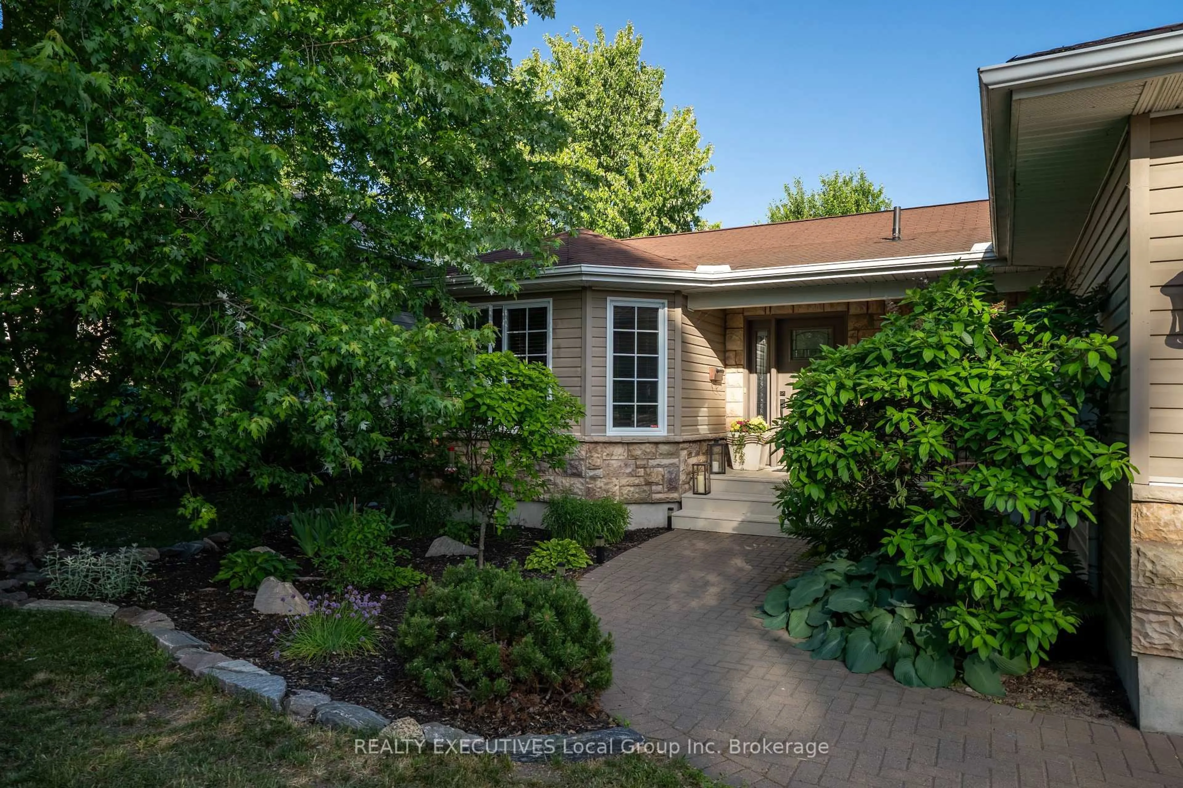 Unknown for 609 Durril St, North Bay Ontario P1B 4H9