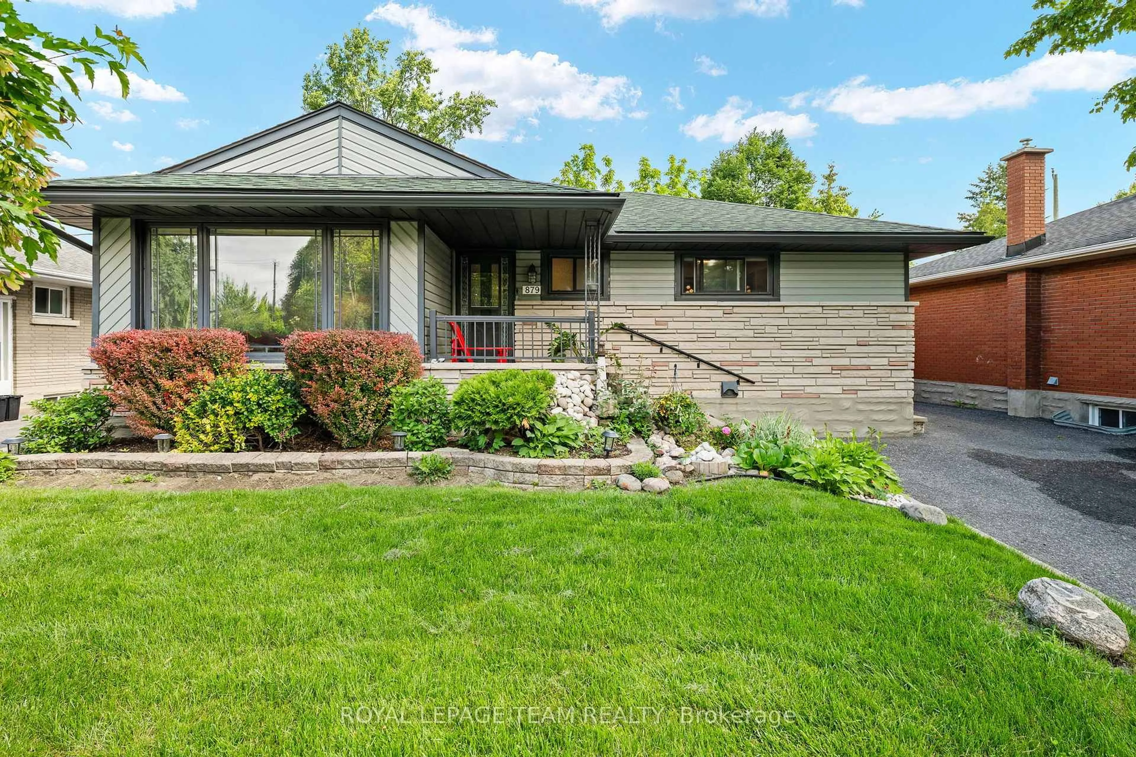 Home with brick exterior material, street for 879 PLEASANT PARK Rd, Ottawa Ontario K1G 1Z1