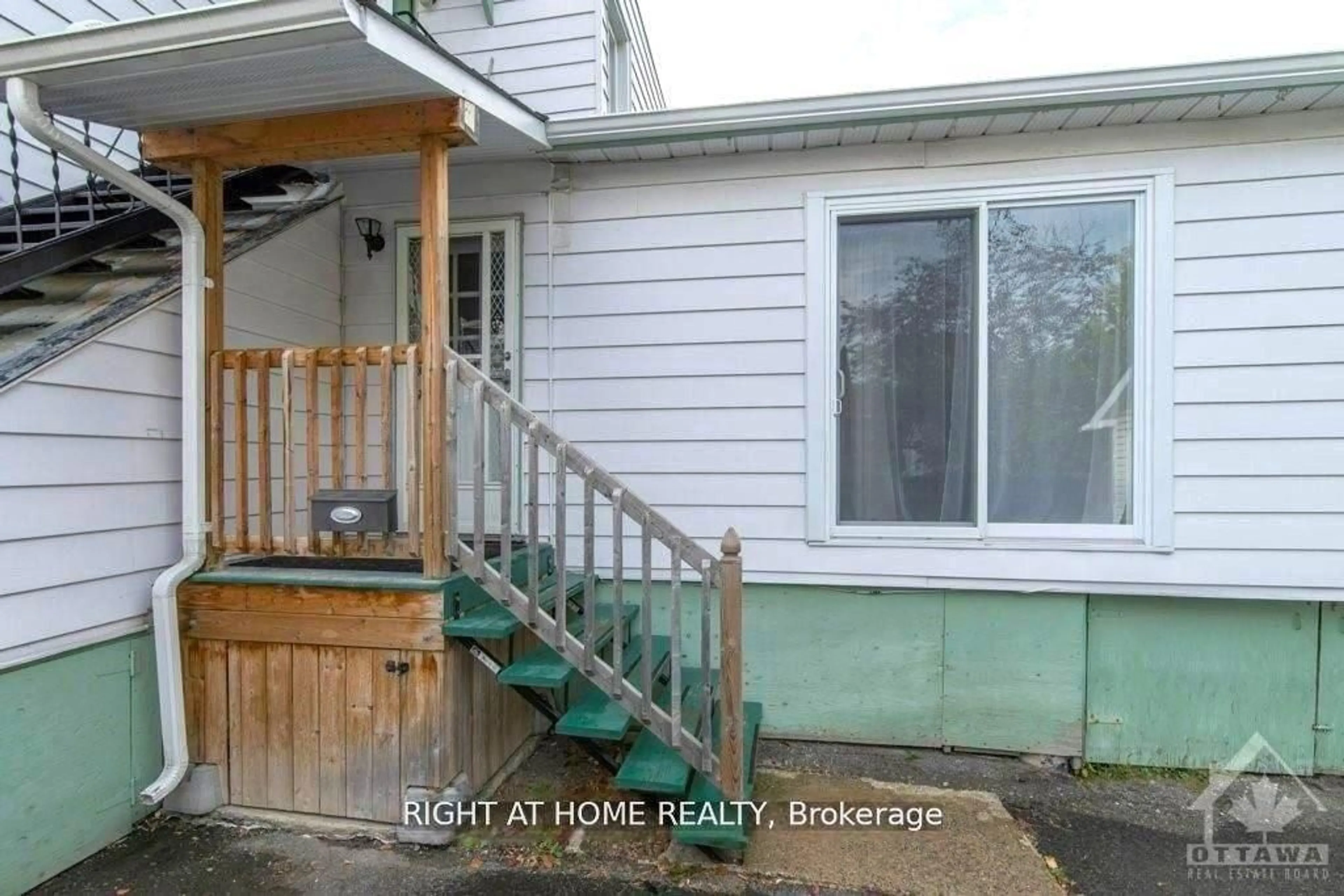 Unknown for 333 Levis Ave, Ottawa Ontario K1L 6G9