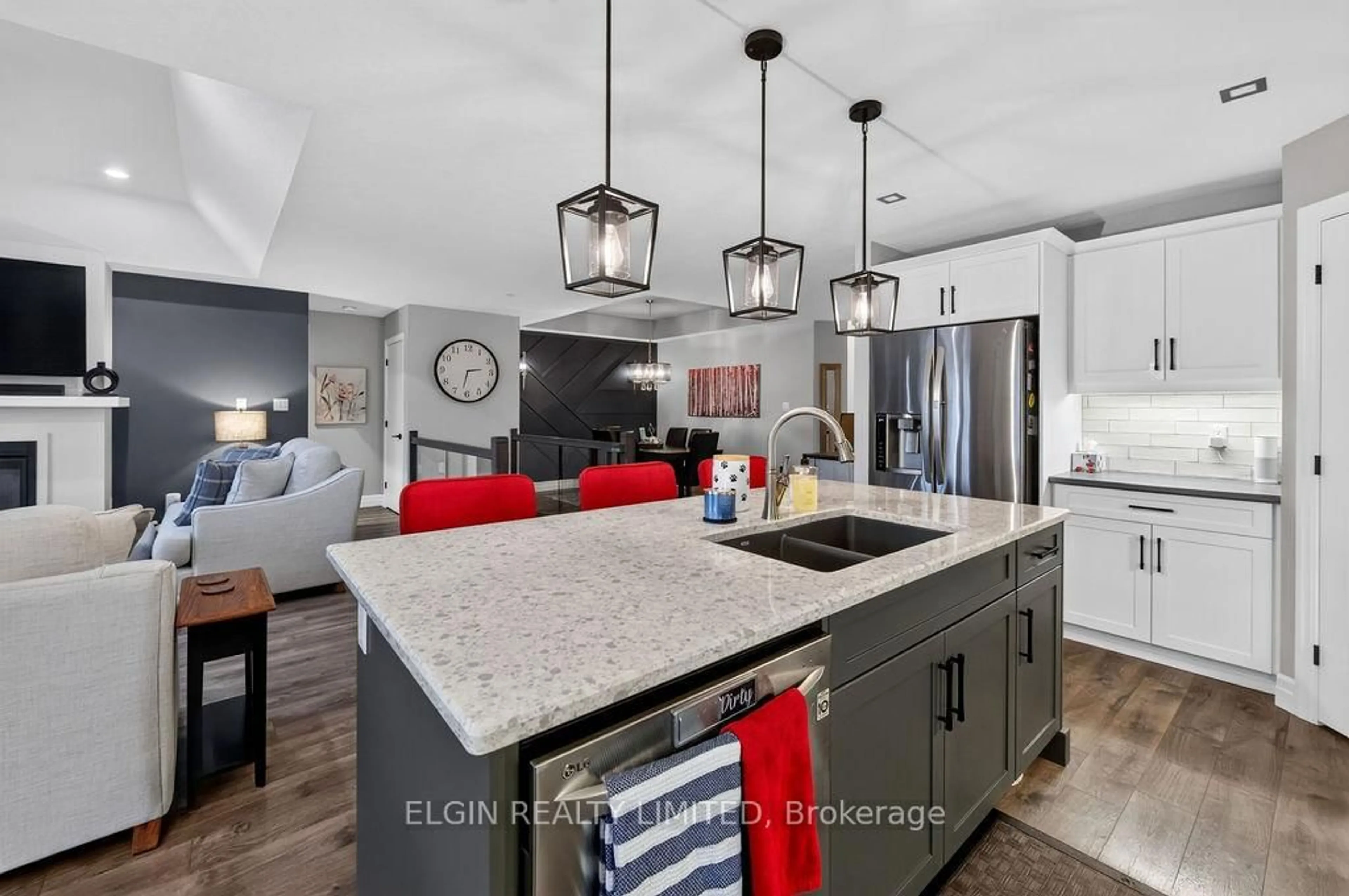 Open concept kitchen, unknown for 40 Glengariff Dr, Southwold Ontario N5P 3T2
