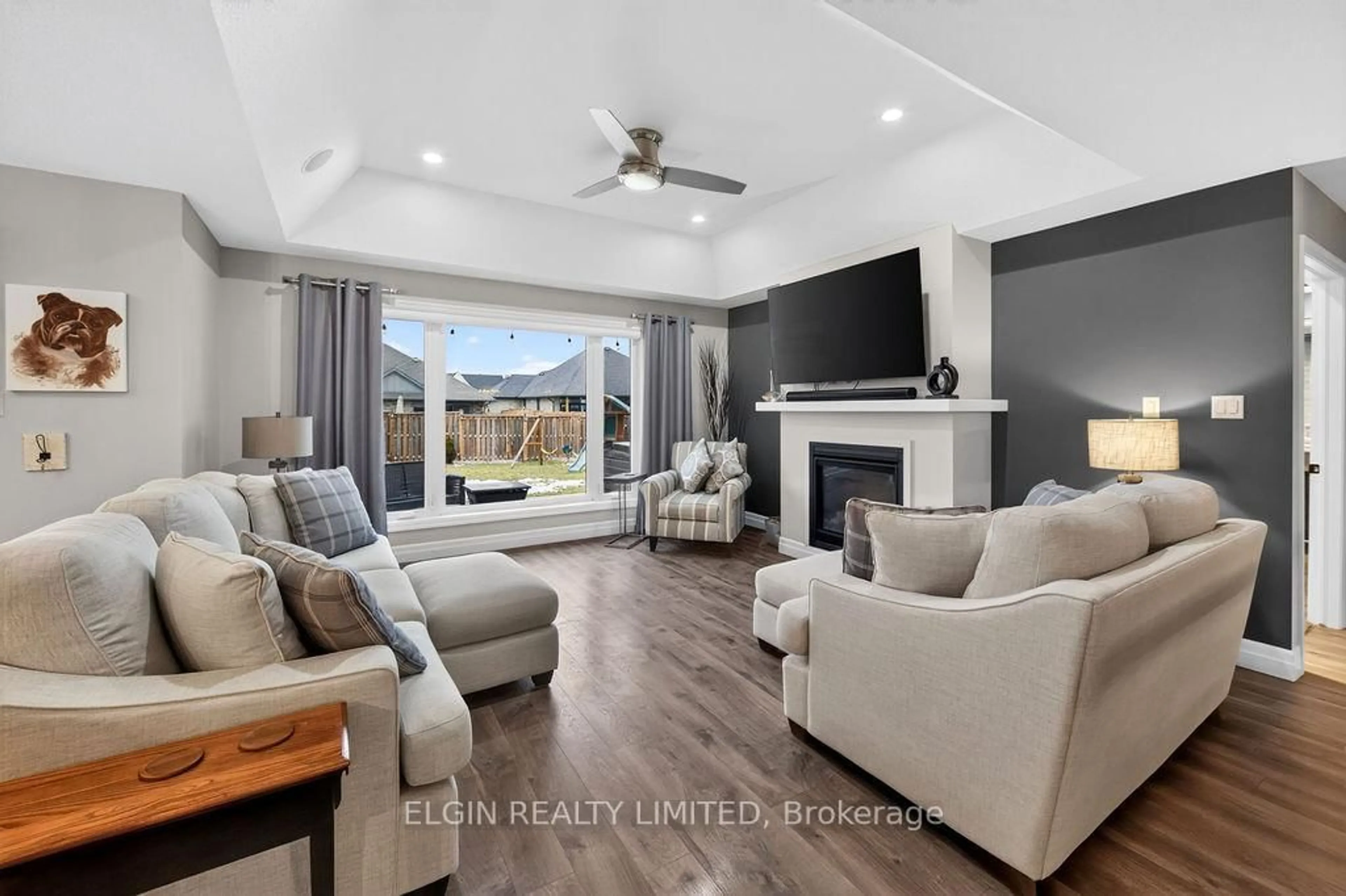 Living room with furniture, unknown for 40 Glengariff Dr, Southwold Ontario N5P 3T2