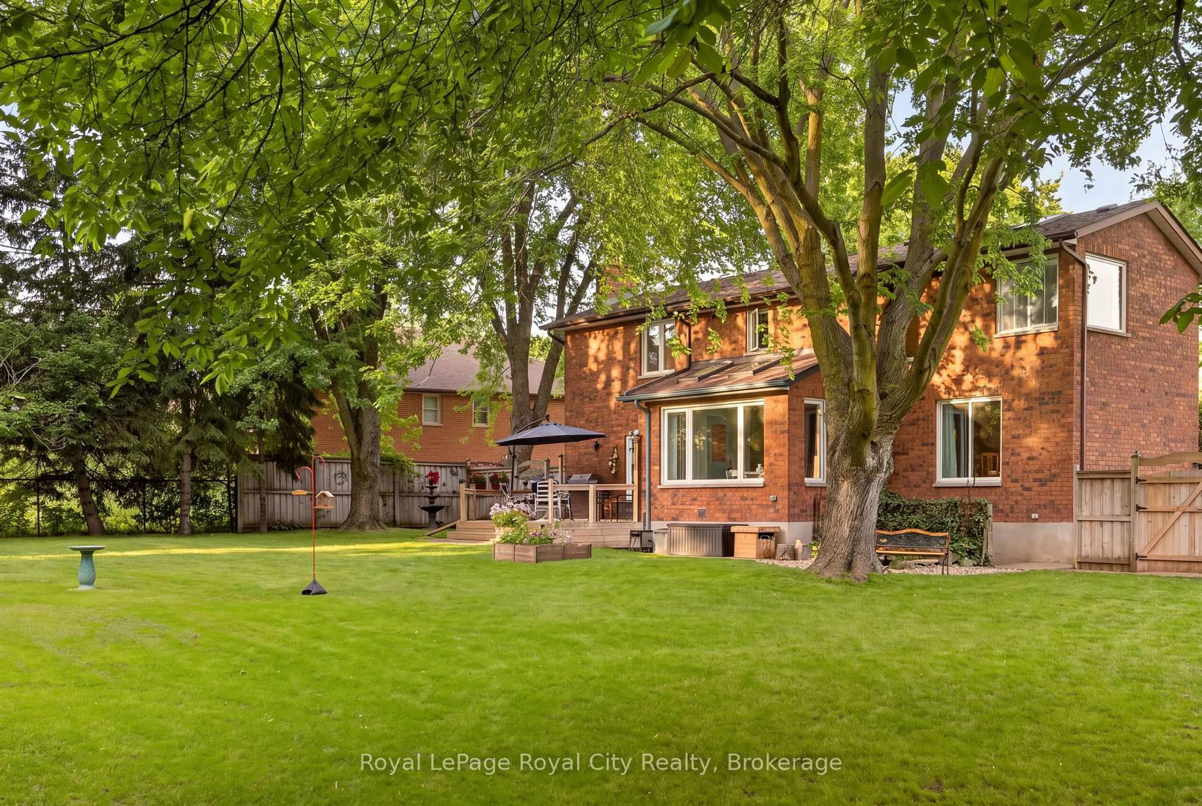 Home with brick exterior material, street for 9 Darren Pl, Guelph/Eramosa Ontario N1E 0P1