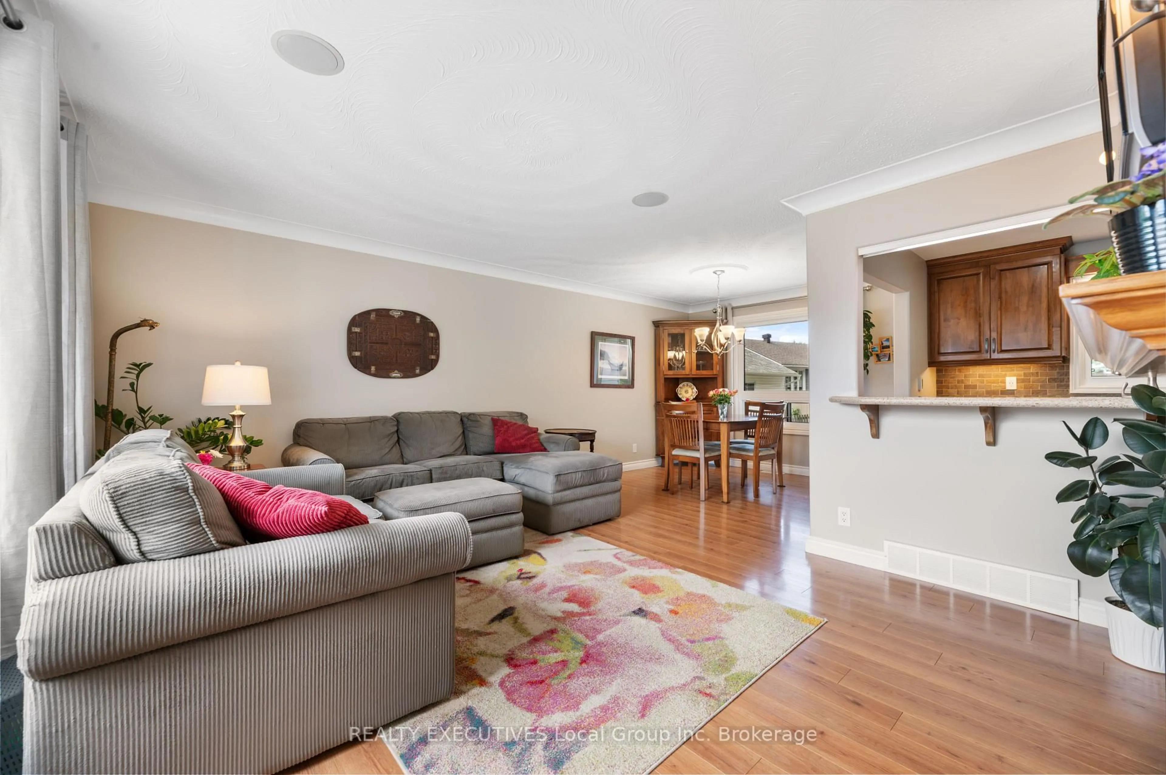 Living room with furniture, unknown for 1452 PINEGROVE Cres, North Bay Ontario P1B 4P8
