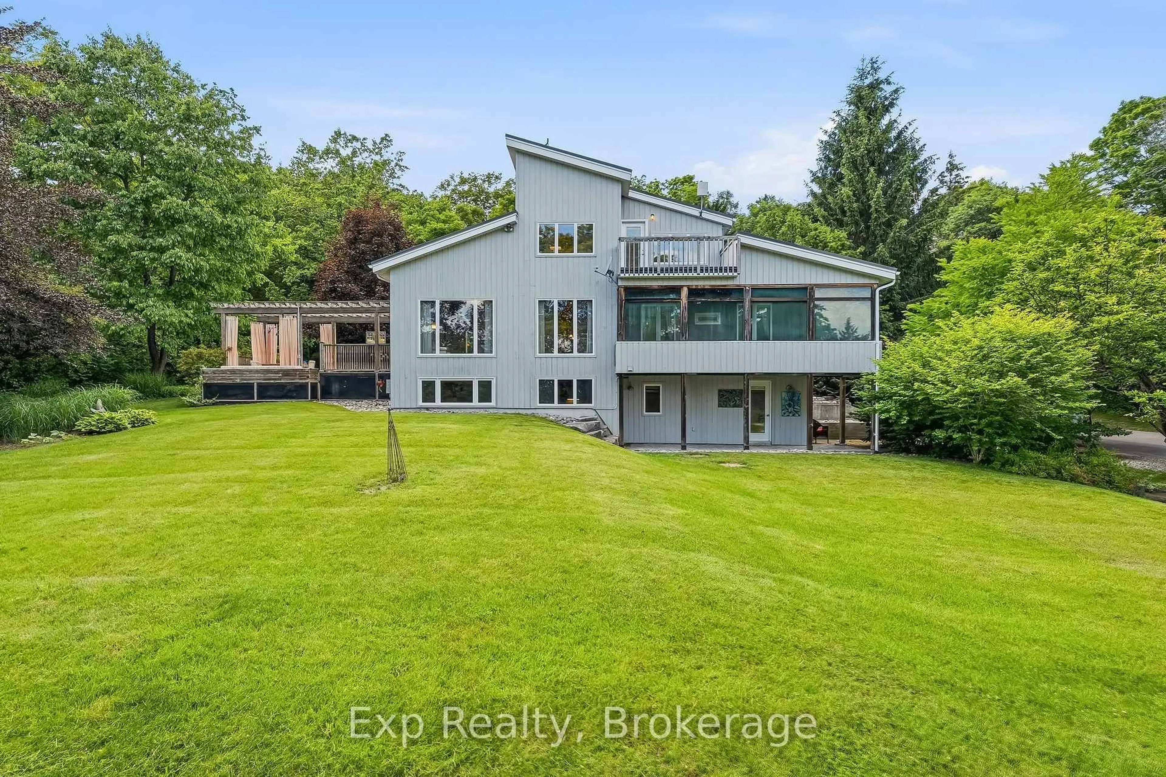A pic from outside/outdoor area/front of a property/back of a property/a pic from drone, water/lake/river/ocean view for 3282 Williamson Rd, Hamilton Township Ontario K9A 4J7