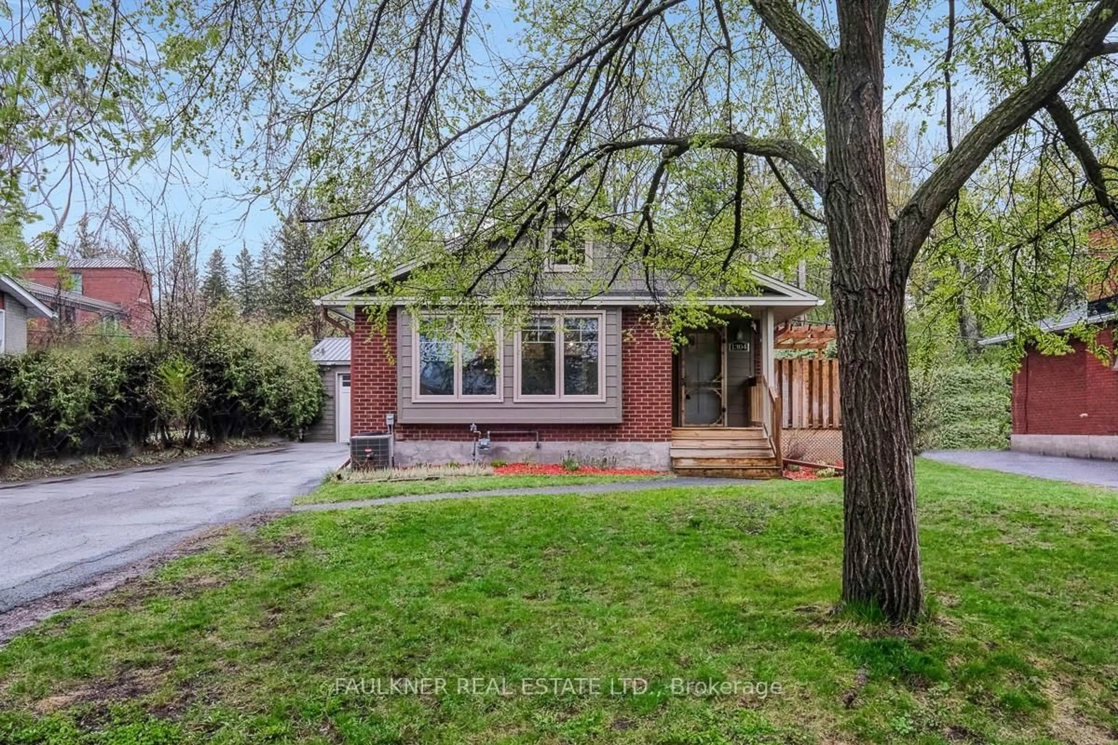 Home with brick exterior material, street for 1304 Adirondack Dr, Ottawa Ontario K2C 2V3