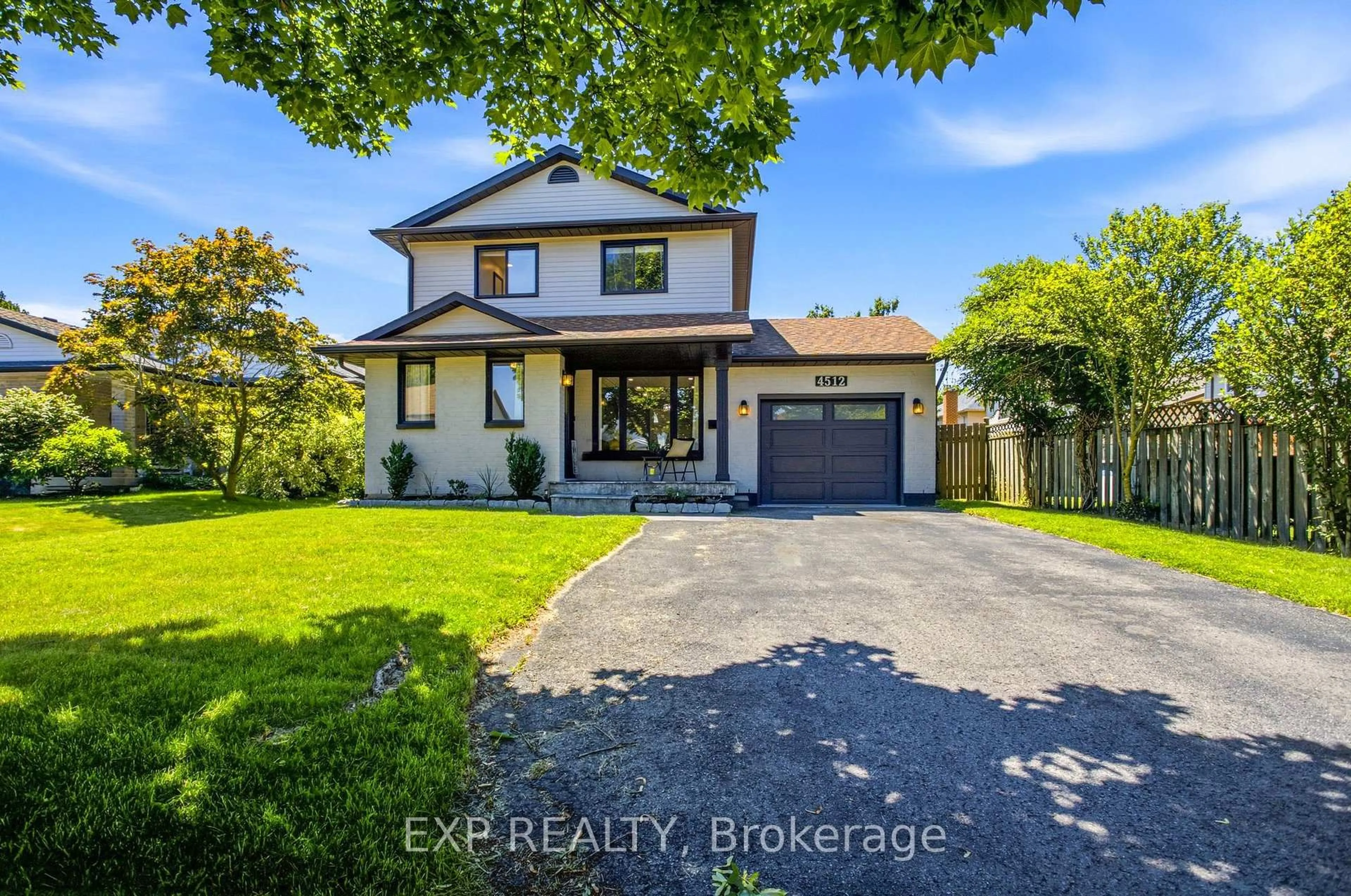 A pic from outside/outdoor area/front of a property/back of a property/a pic from drone, street for 4512 Cedarbrook Lane, Lincoln Ontario L3J 0B2