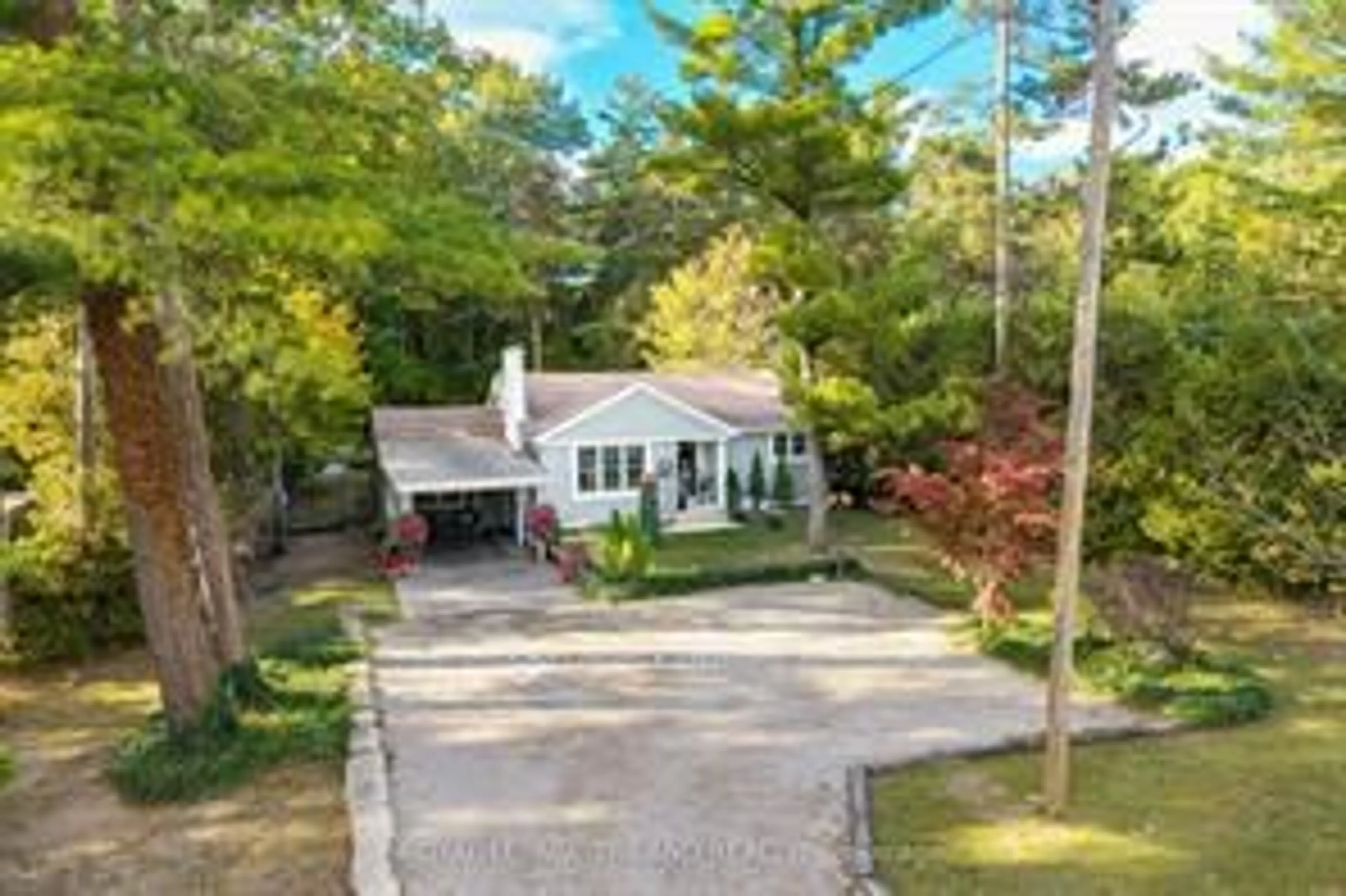 A pic from outside/outdoor area/front of a property/back of a property/a pic from drone, street for 285 Ontario St, Lambton Shores Ontario N0M 1T0