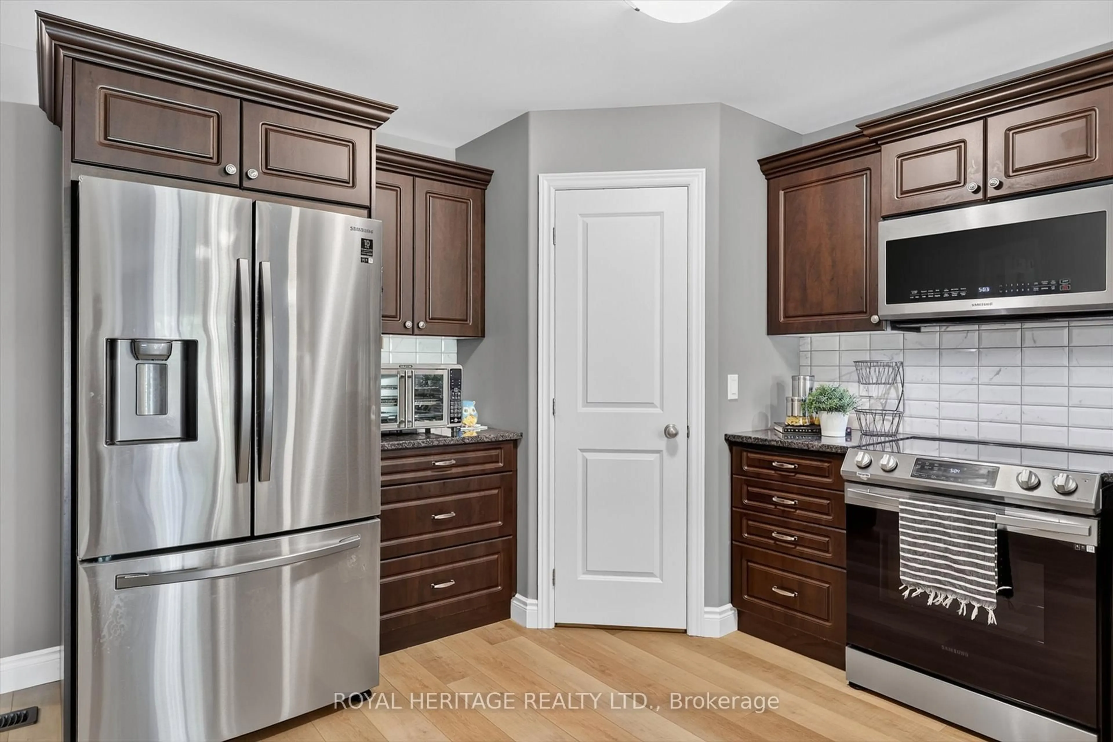 Open concept kitchen, unknown for 26 Ferris Crt, Trent Hills Ontario K0L 1L0
