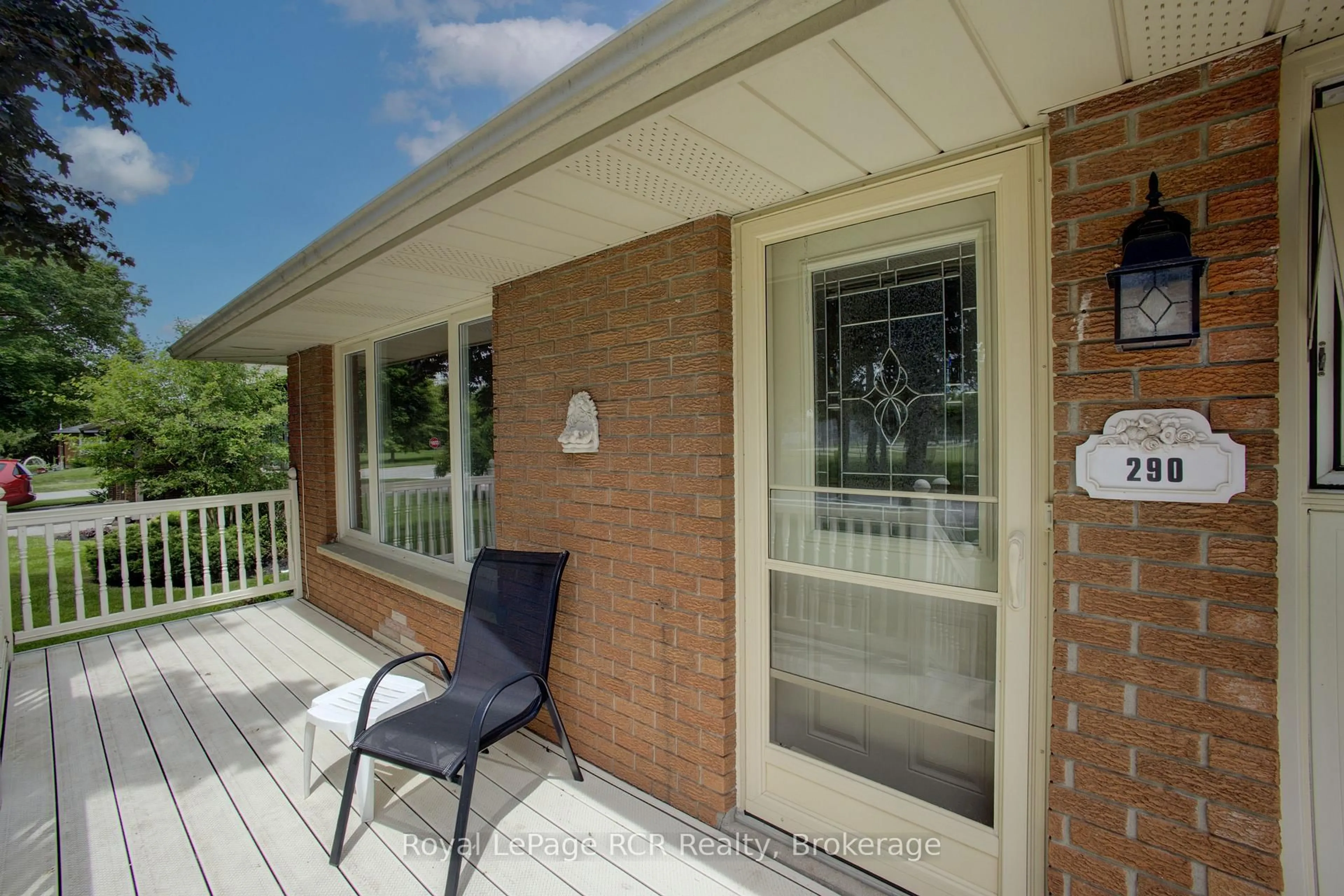 Unknown for 290 Walton St, Wellington North Ontario N0G 1A0