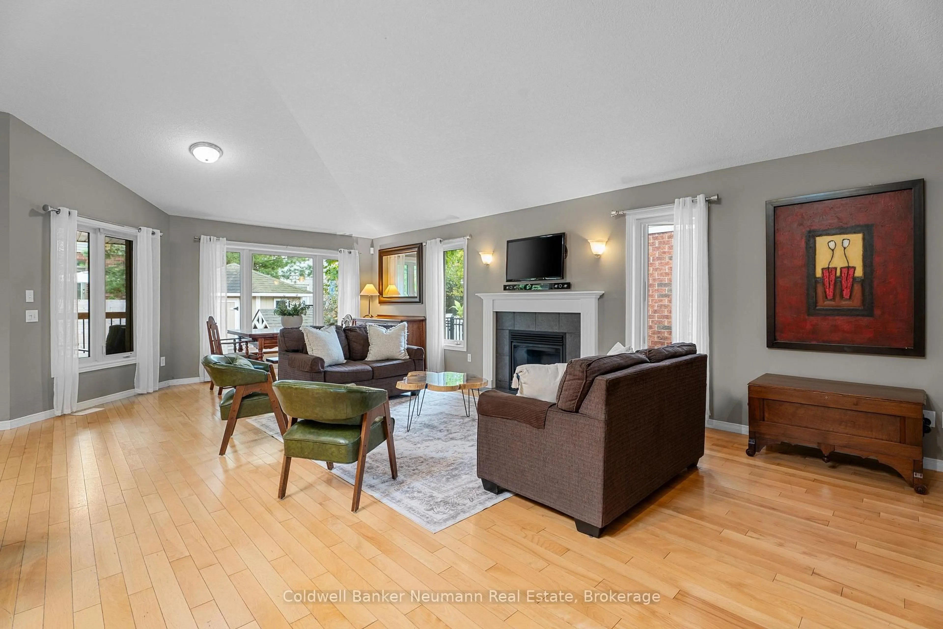 Living room with furniture, unknown for 27 Miller St, Guelph Ontario N1L 1P2
