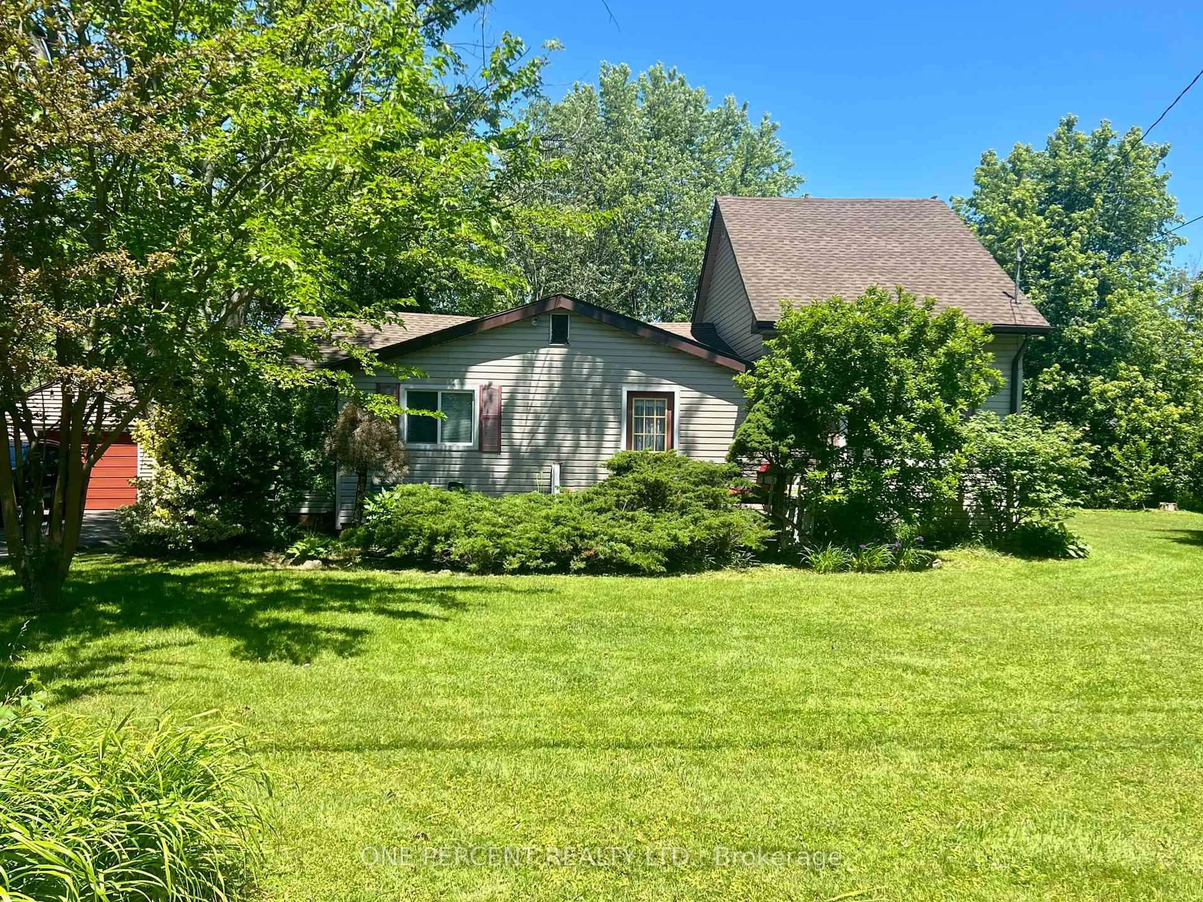 A pic from outside/outdoor area/front of a property/back of a property/a pic from drone, street for 3050 Jewell Ave, Fort Erie Ontario L0S 1N0