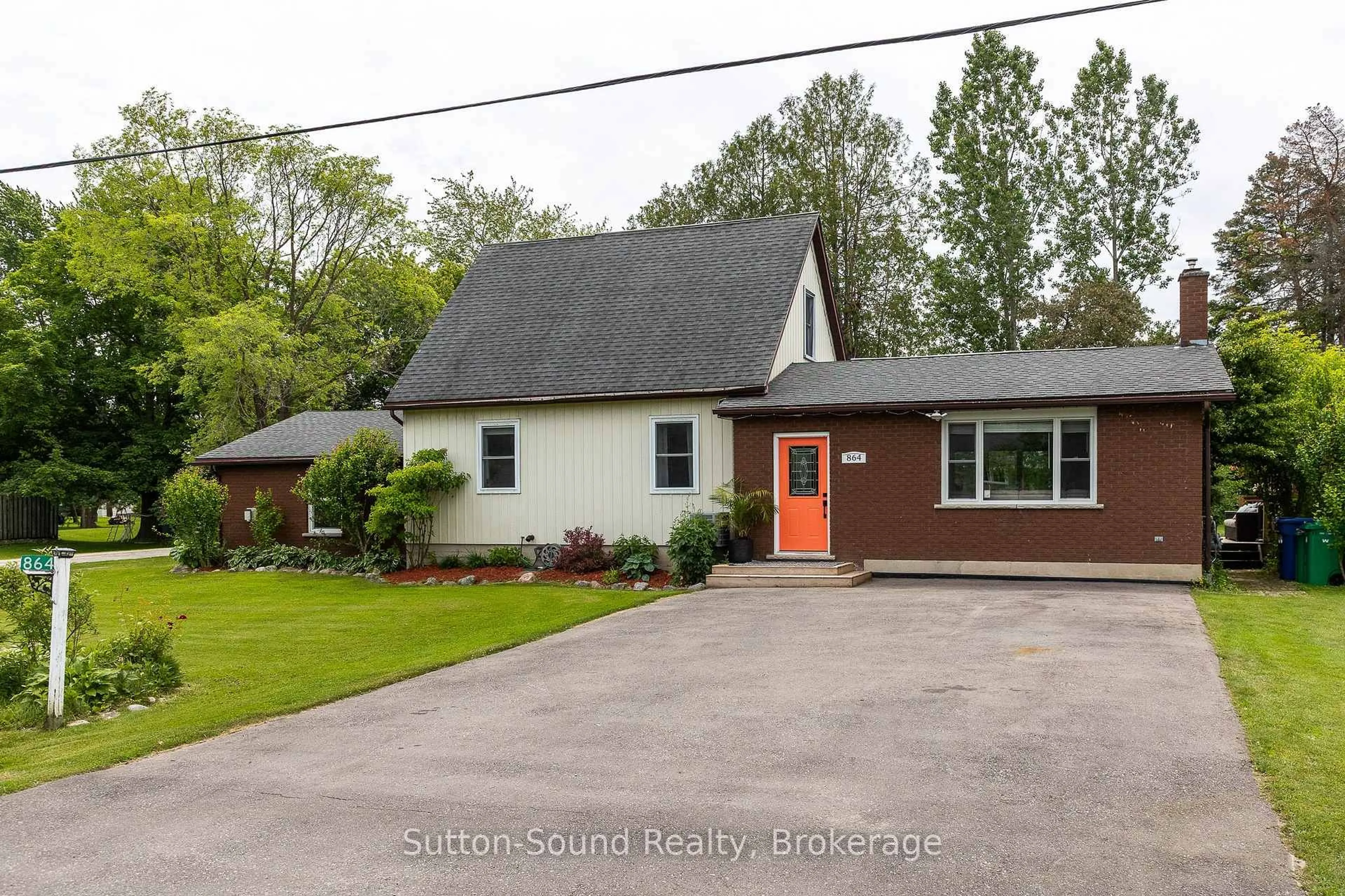 Unknown for 864 16th St, Georgian Bluffs Ontario N4K 6V5