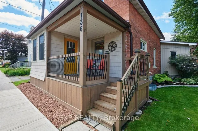 136 Park St, Brockville 2