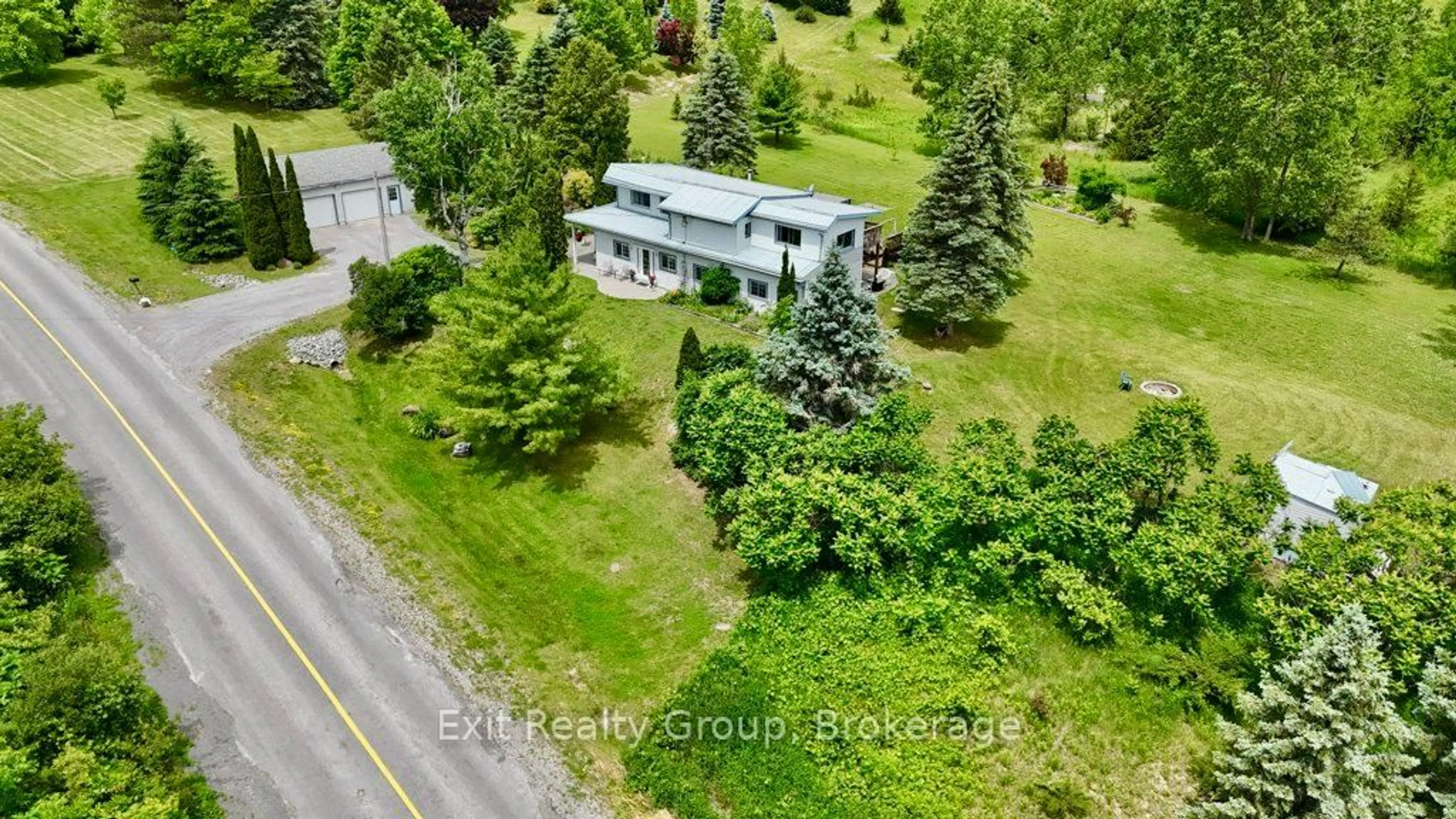 A pic from outside/outdoor area/front of a property/back of a property/a pic from drone, unknown for 1466 Carman Rd, Ingleside Ontario K8V 5P4
