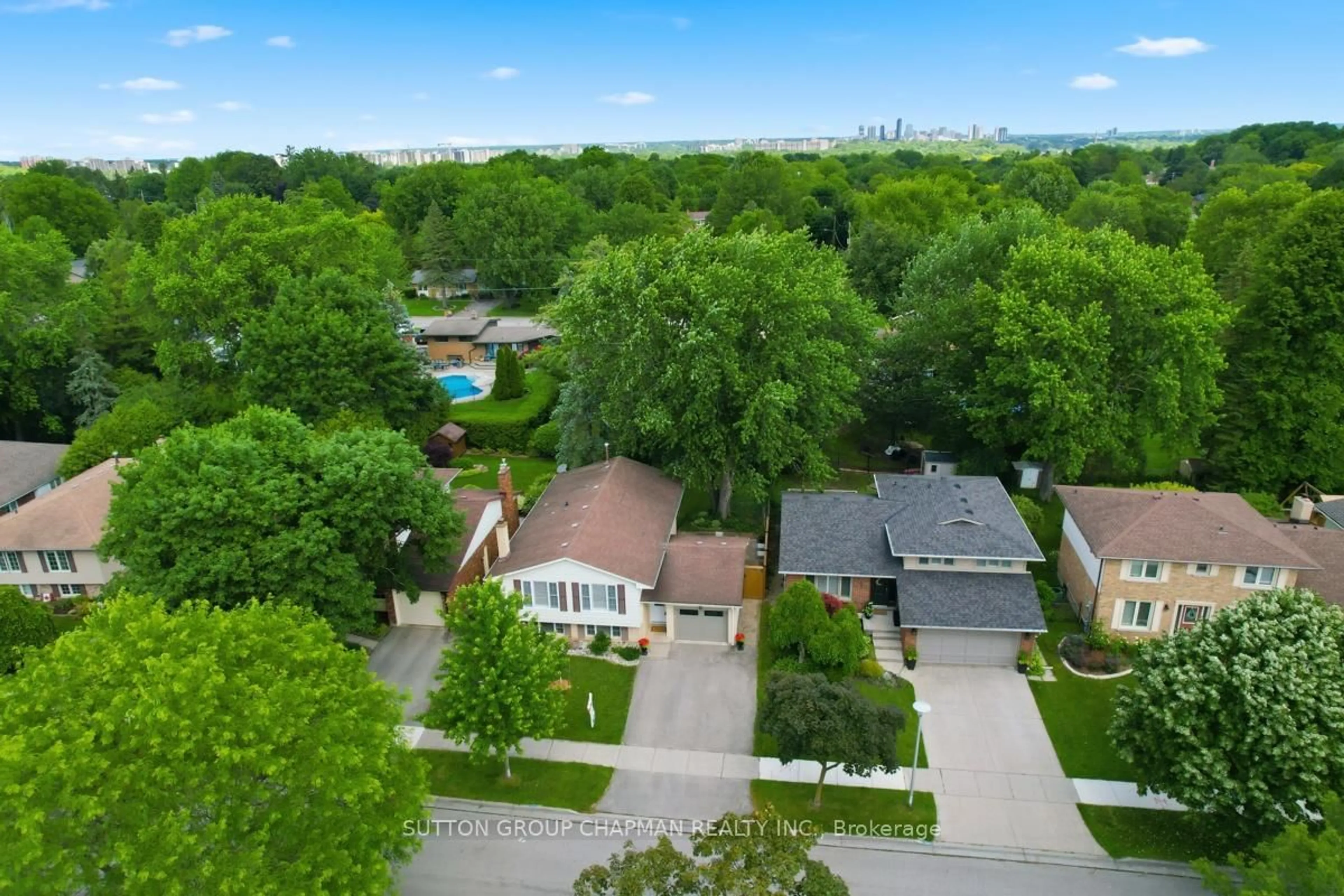 A pic from outside/outdoor area/front of a property/back of a property/a pic from drone, street for 1168 Quinton Rd, London North Ontario N6H 4R1
