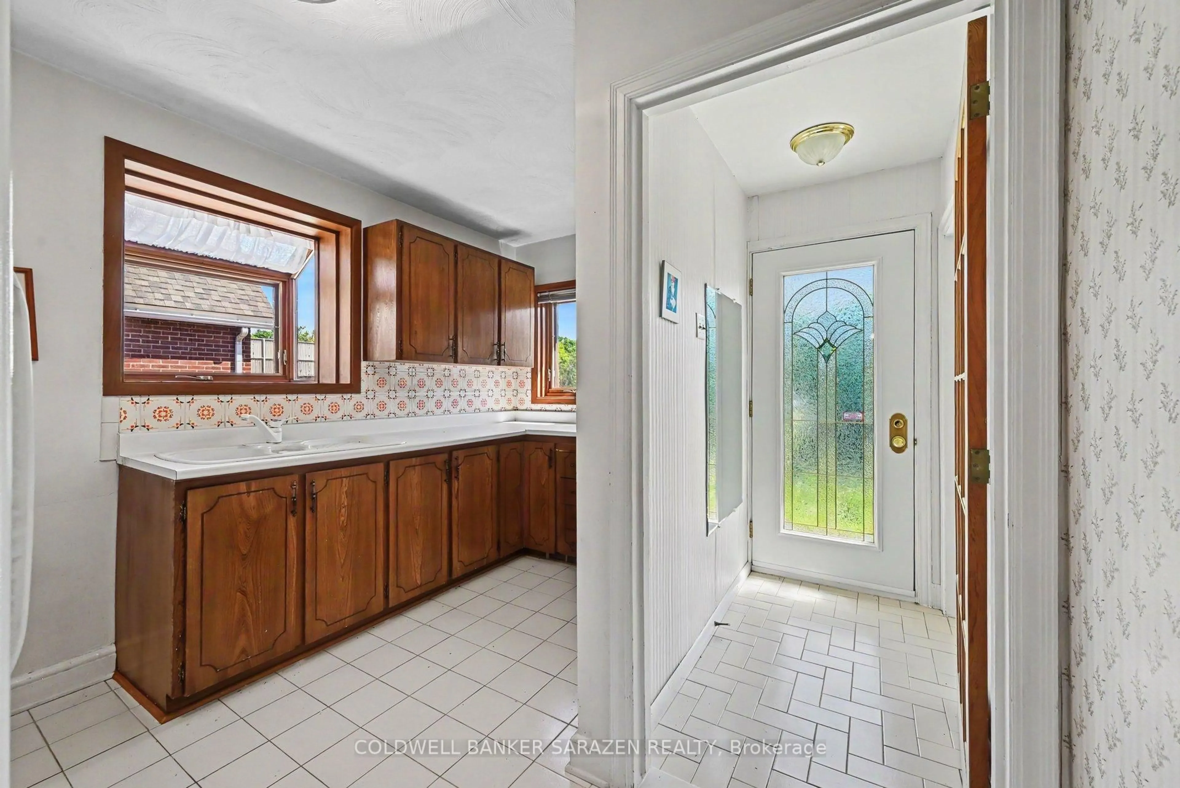Unknown for 238 Fairmont Ave, Ottawa Ontario K1Y 1X9