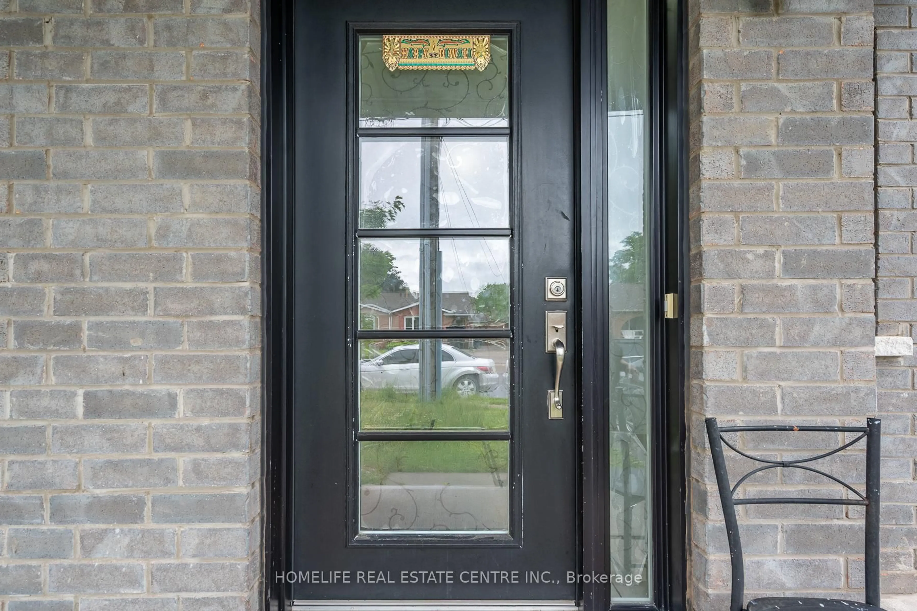 Indoor entryway for 6691 Cropp St, Niagara Falls Ontario L2E 0B7