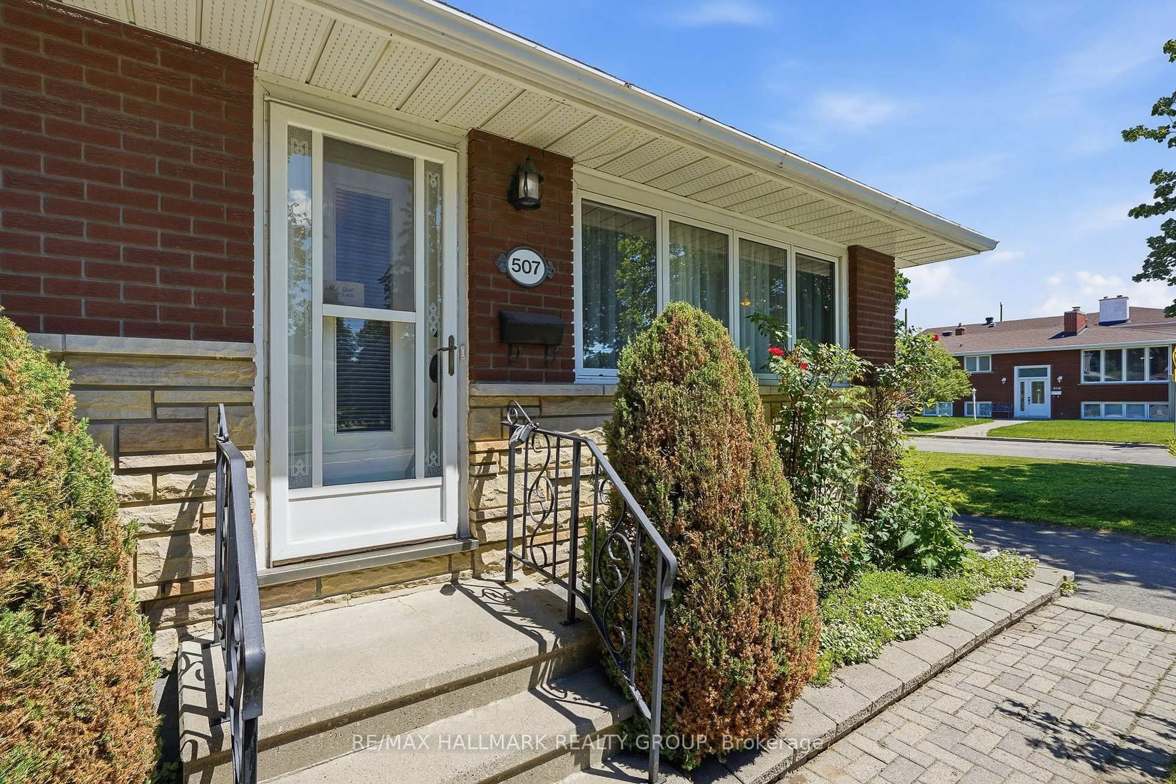 Unknown for 507 SIROIS Ave, Ottawa Ontario K1K 1H5