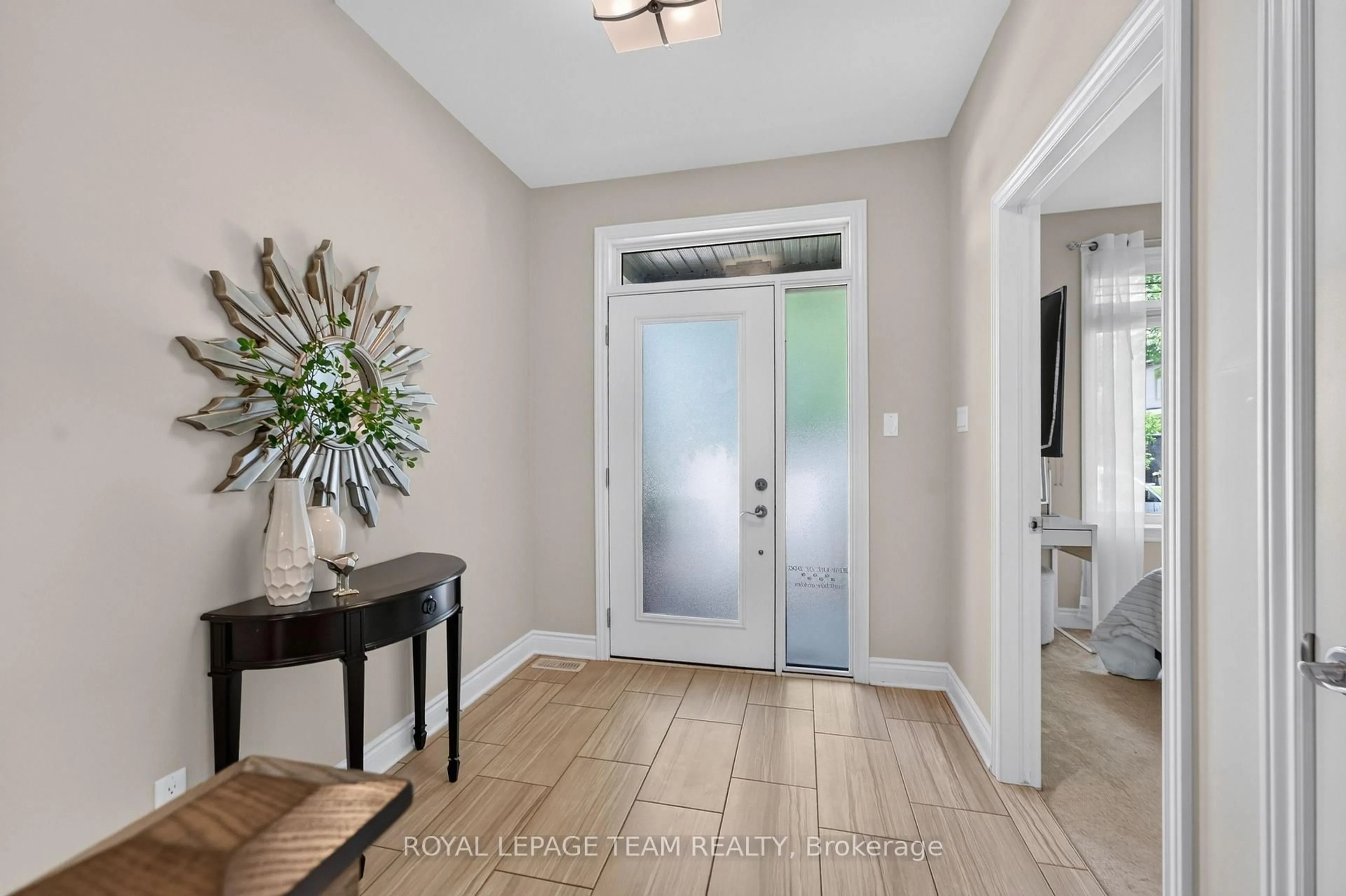 Indoor entryway for 16 Matthews St, Carleton Place Ontario K7C 0E7