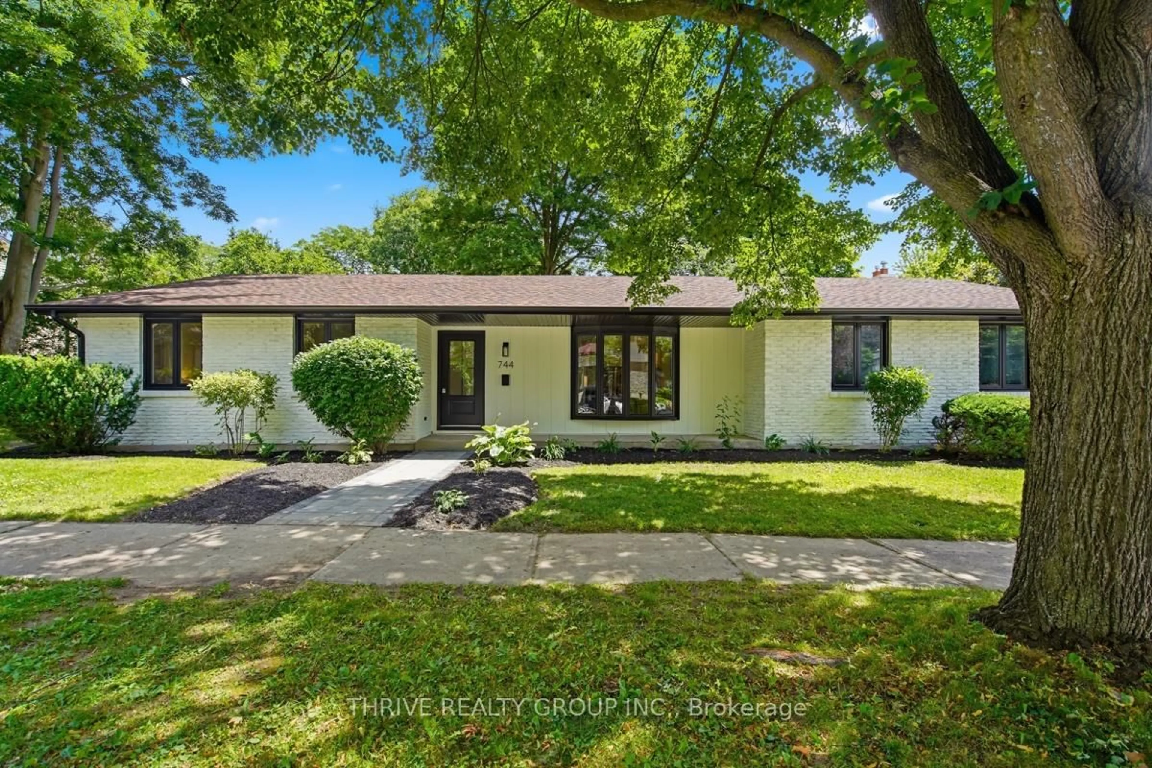 Unknown for 744 Barclay Rd, London South Ontario N6K 1K7