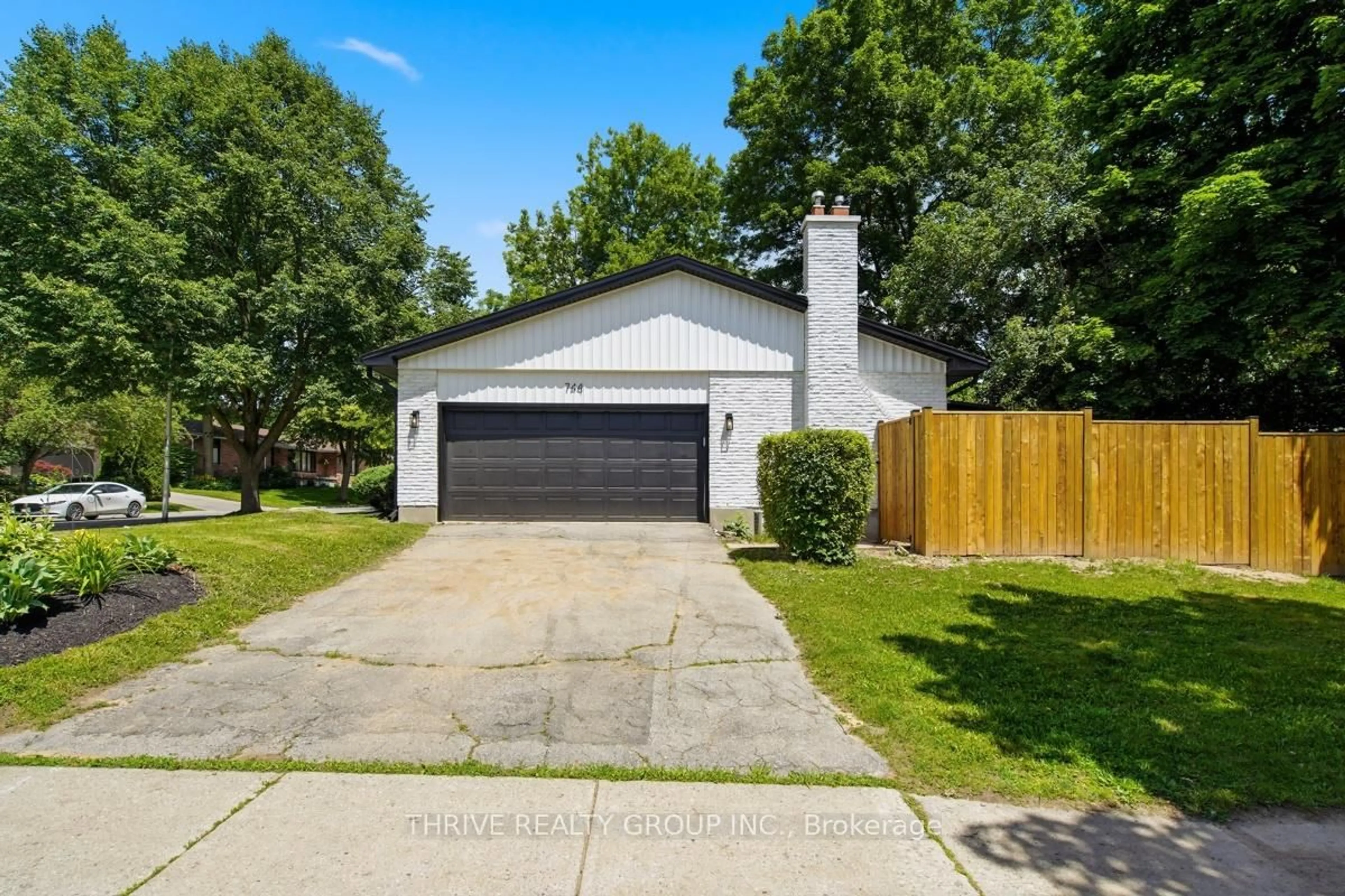 A pic from outside/outdoor area/front of a property/back of a property/a pic from drone, street for 744 Barclay Rd, London South Ontario N6K 1K7