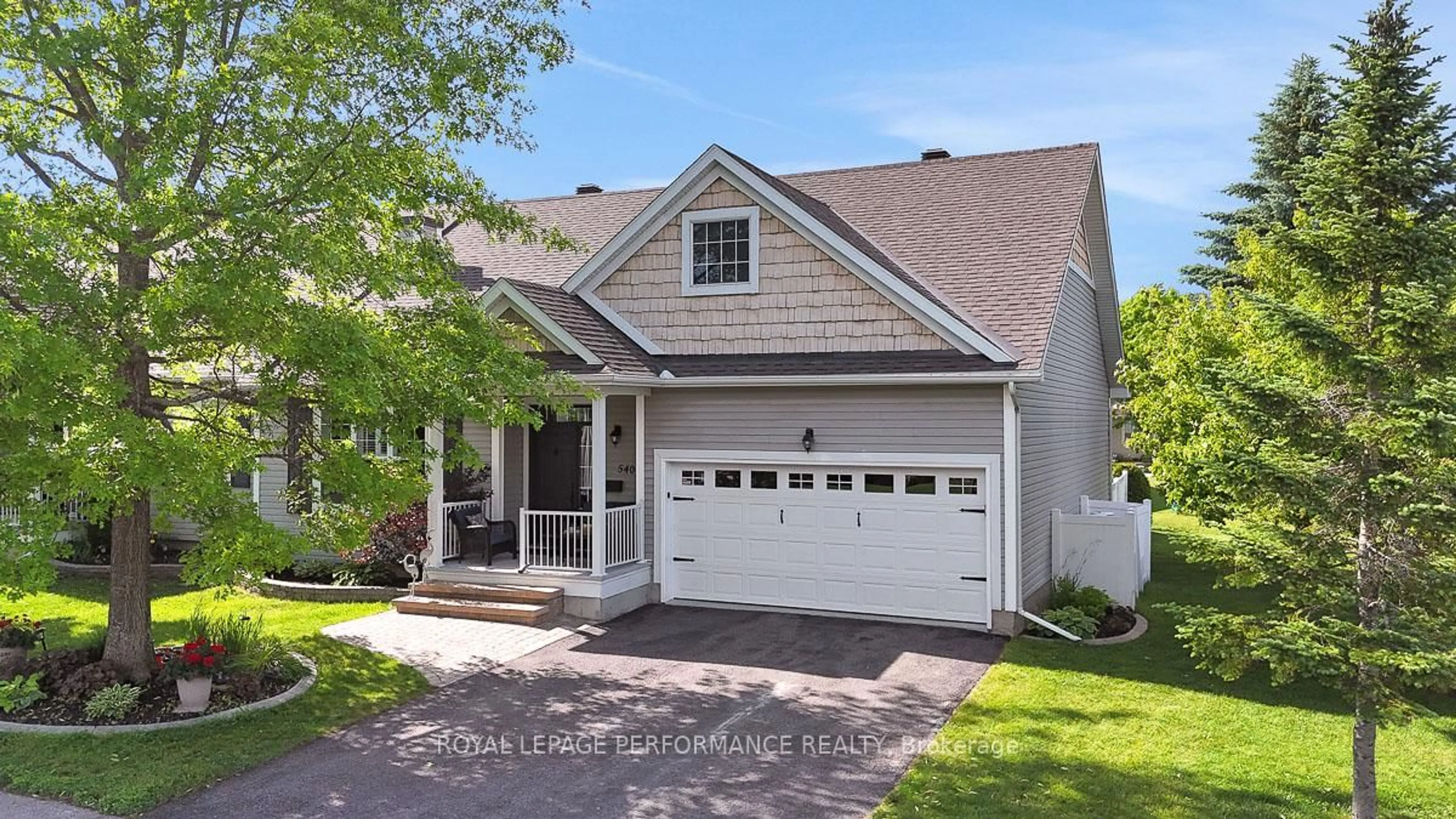 Home with vinyl exterior material, street for 540 Trailview Private, Carlsbad Springs Ontario K0A 1K0