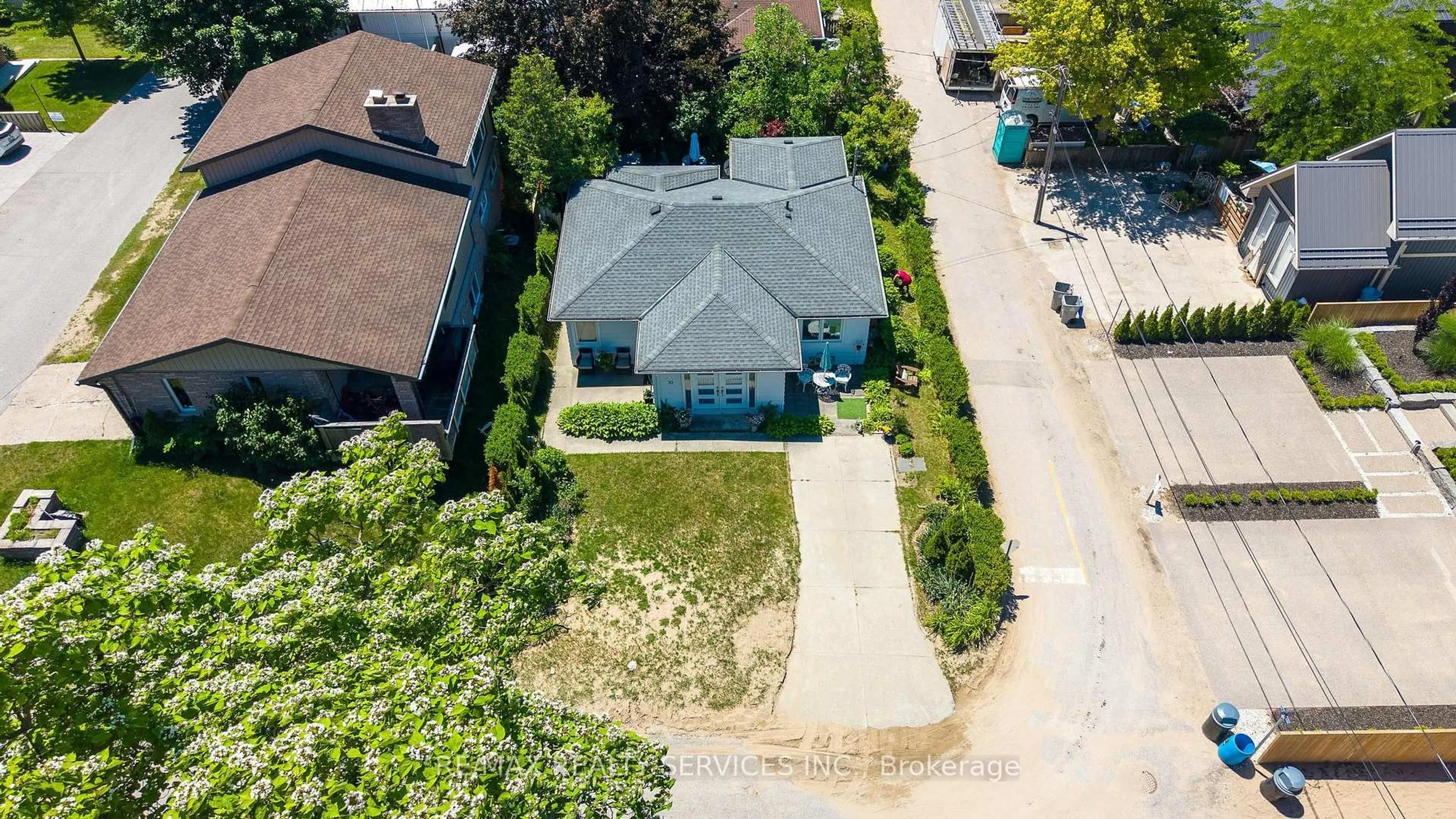 A pic from outside/outdoor area/front of a property/back of a property/a pic from drone, street for 70 Oak St, Lambton Shores Ontario N0M 1T0