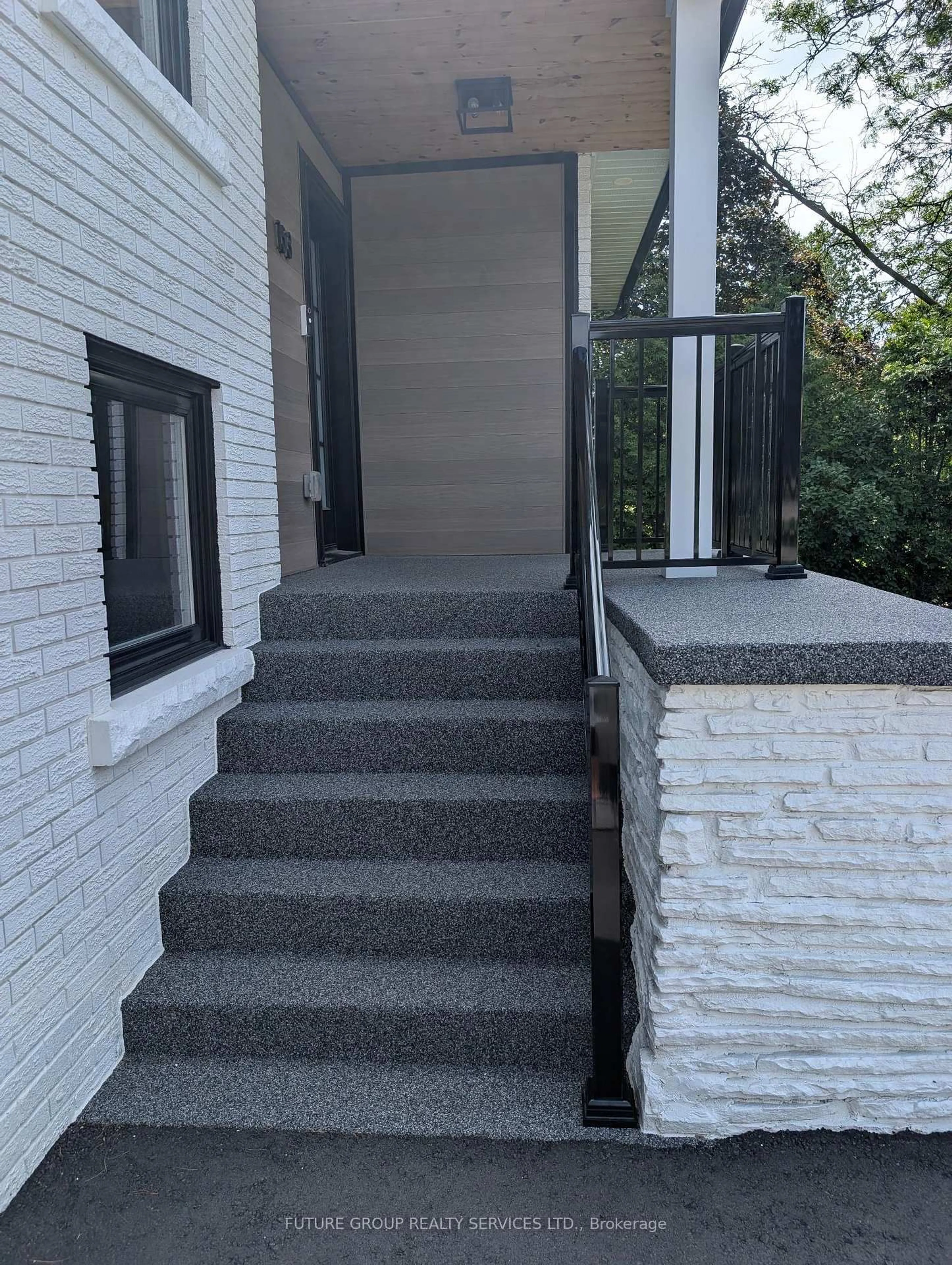Stairs for 153 Daniel St, Erin Ontario N0B 1T0