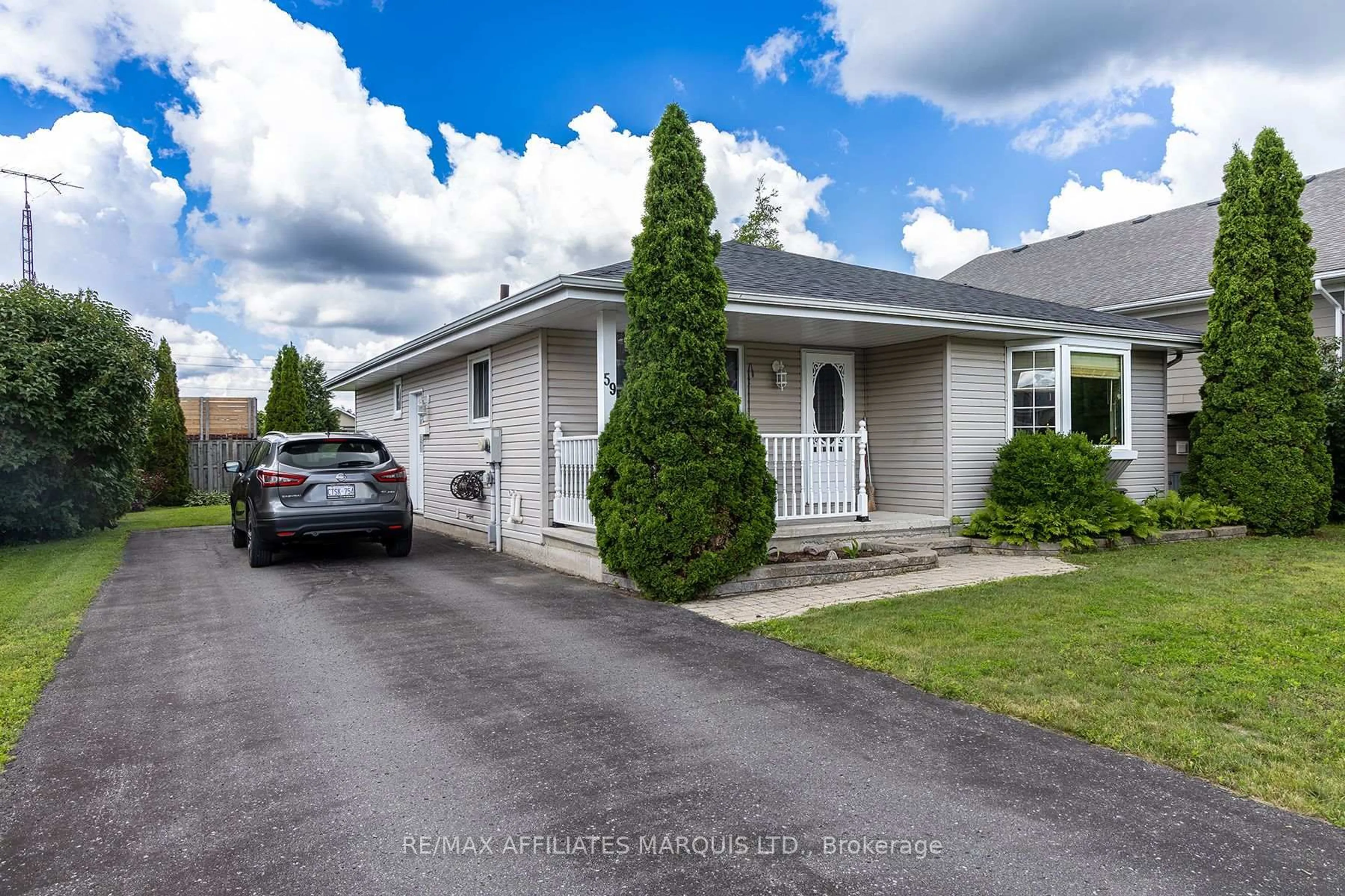A pic from outside/outdoor area/front of a property/back of a property/a pic from drone, street for 59 Rowan Dr, South Dundas Ontario K0C 1X0