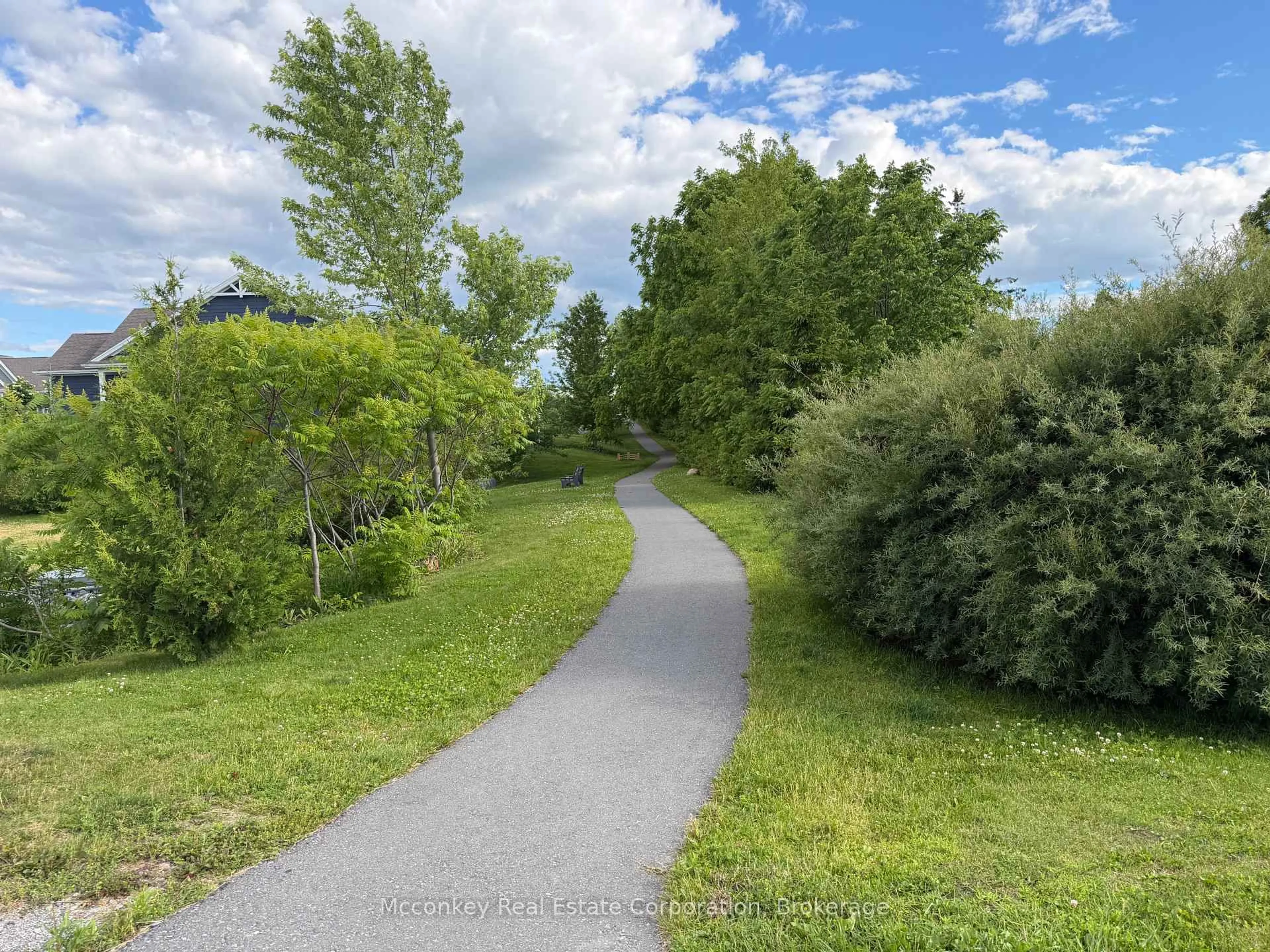 Blurry image for 19 Hampton Lane #2, Selwyn Ontario K0L 2H0