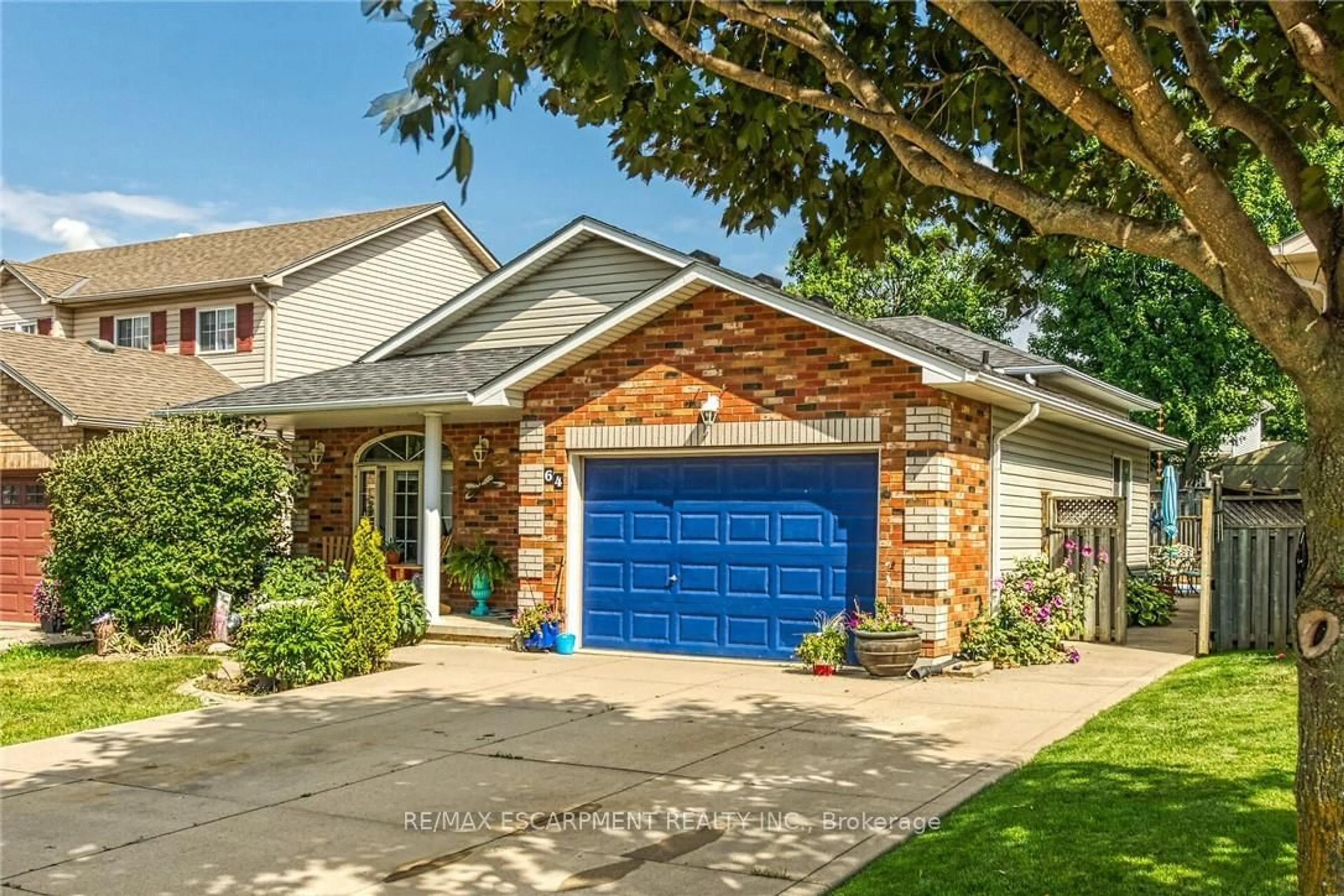 Home with brick exterior material, street for 64 Caledonia Ave, Haldimand Ontario N3W 2M9