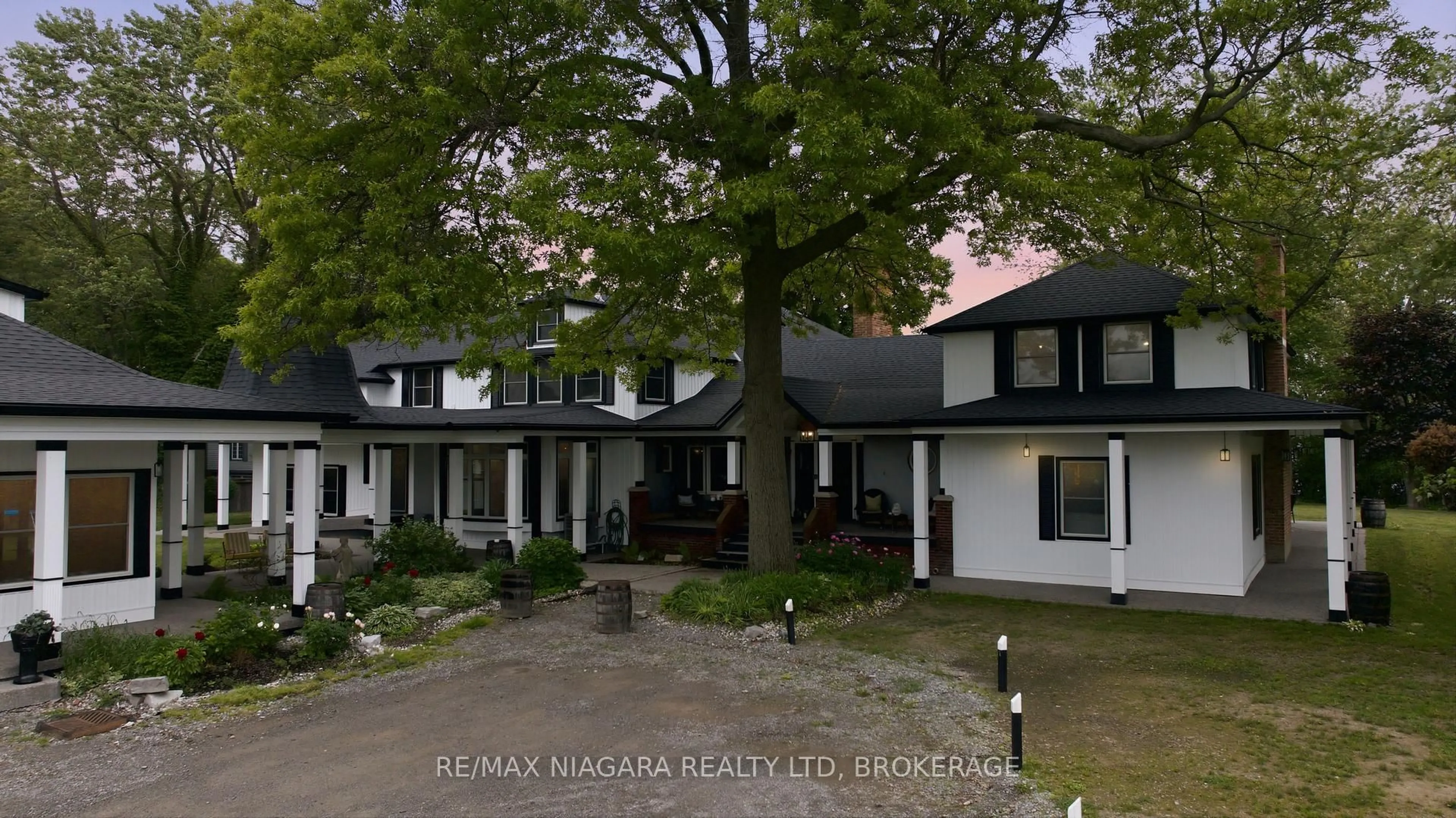 A pic from outside/outdoor area/front of a property/back of a property/a pic from drone, street for 214 Windmill Point Rd, Fort Erie Ontario L0S 1N0
