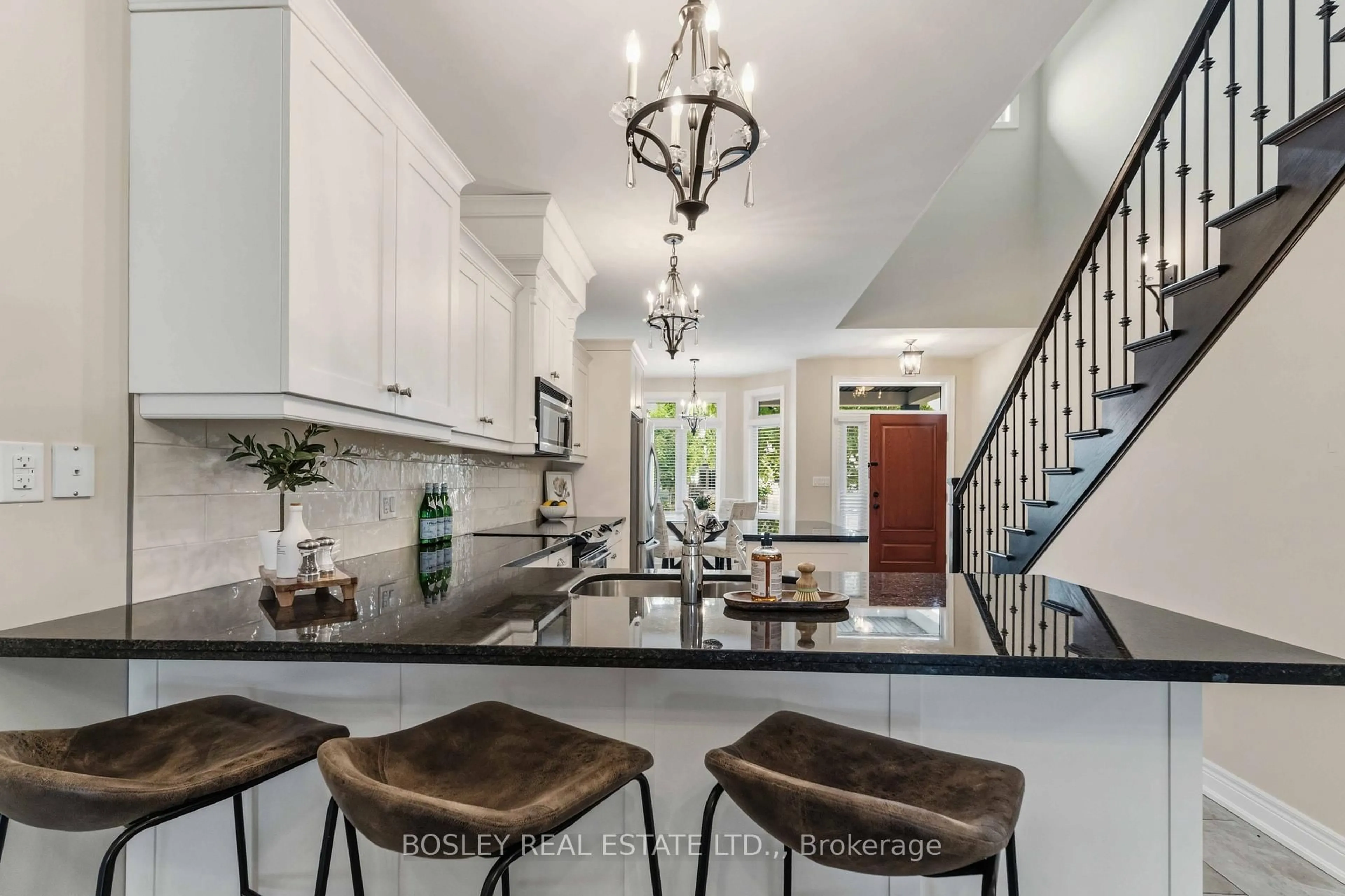 Open concept kitchen, ceramic/tile floor for 13 Emerald Common, St. Catharines Ontario L2M 0A7