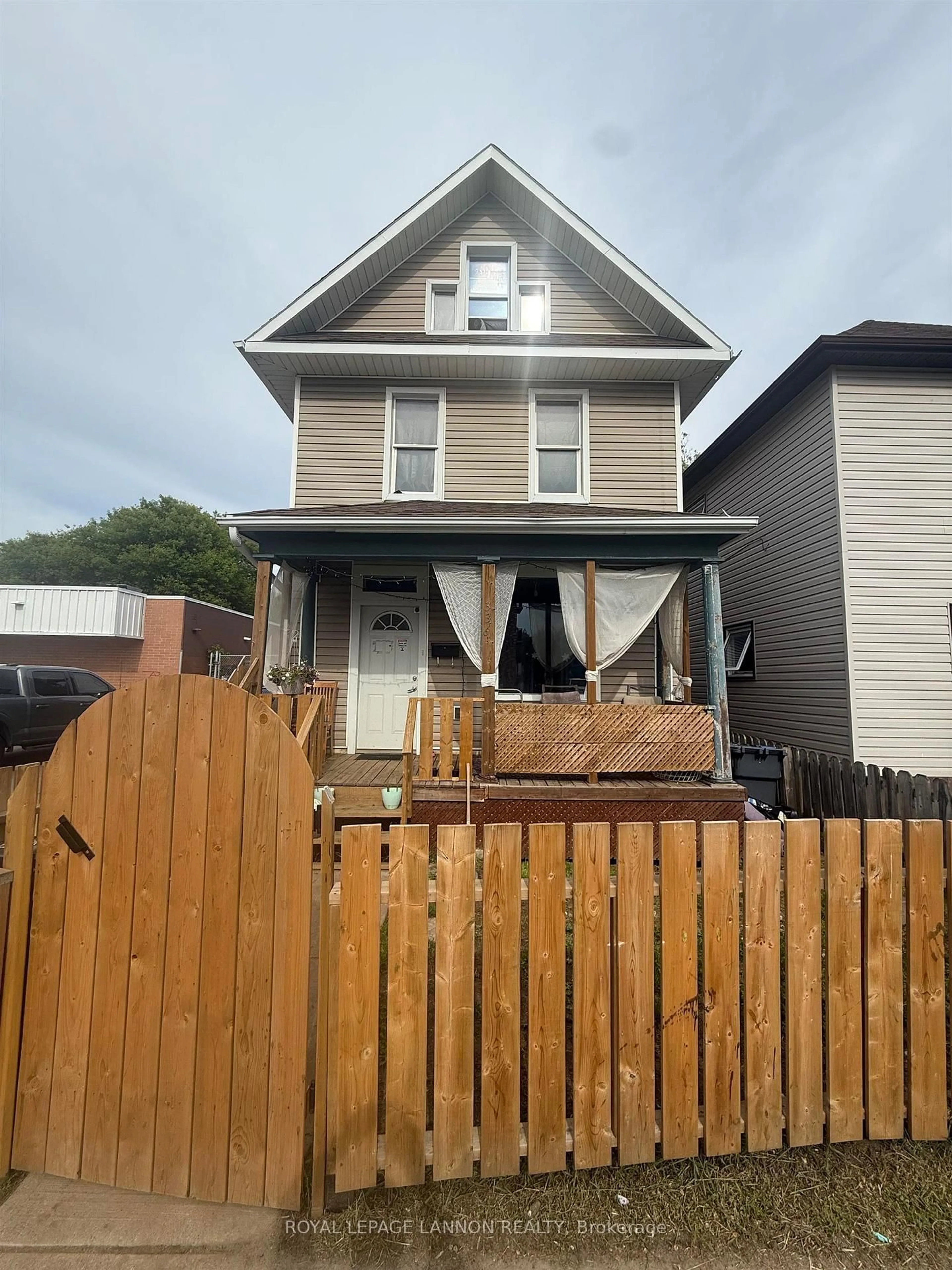 Unknown for 336 May Street North, Thunder Bay Ontario P7C 3R2