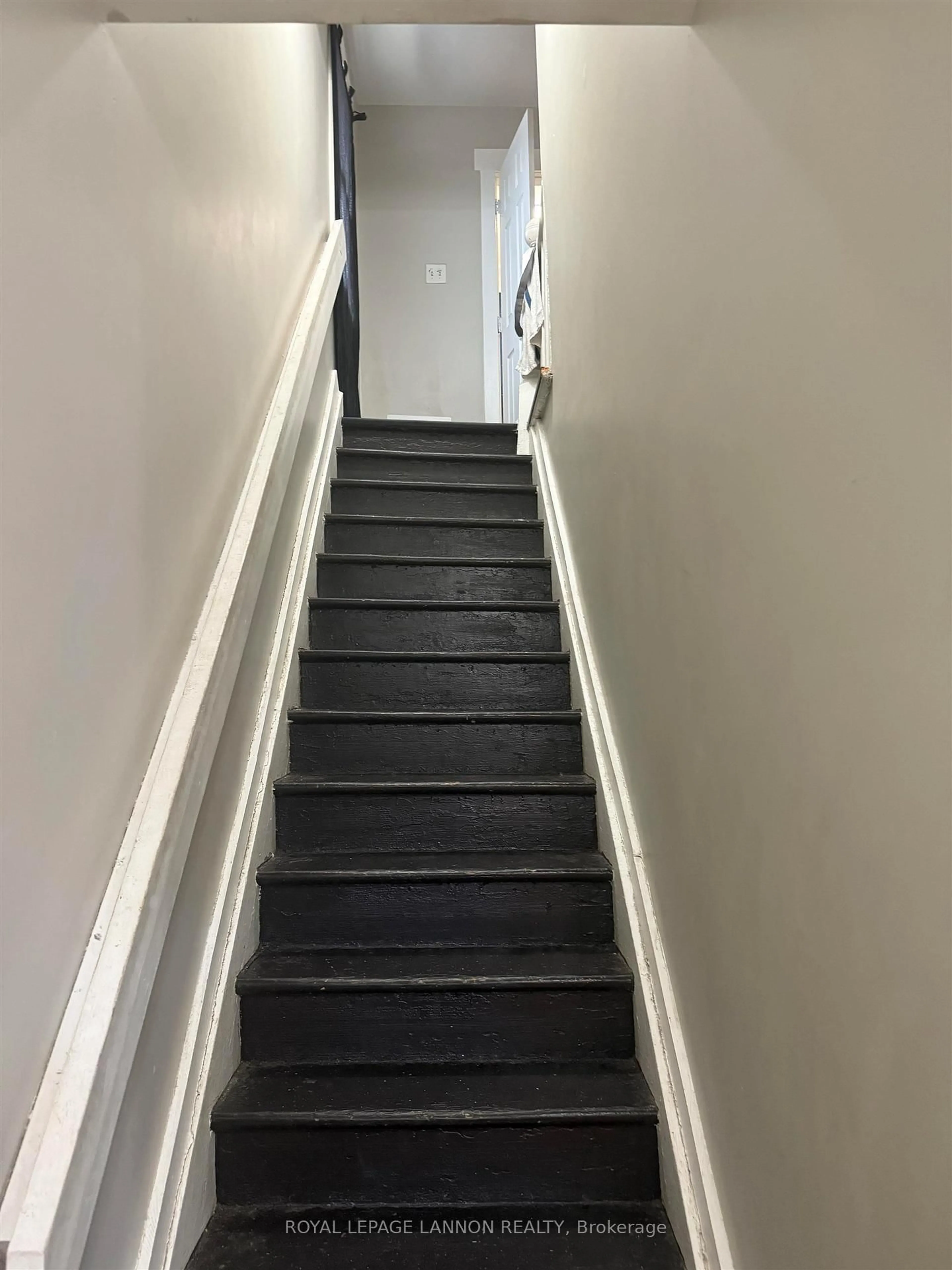 Stairs for 336 May Street North, Thunder Bay Ontario P7C 3R2