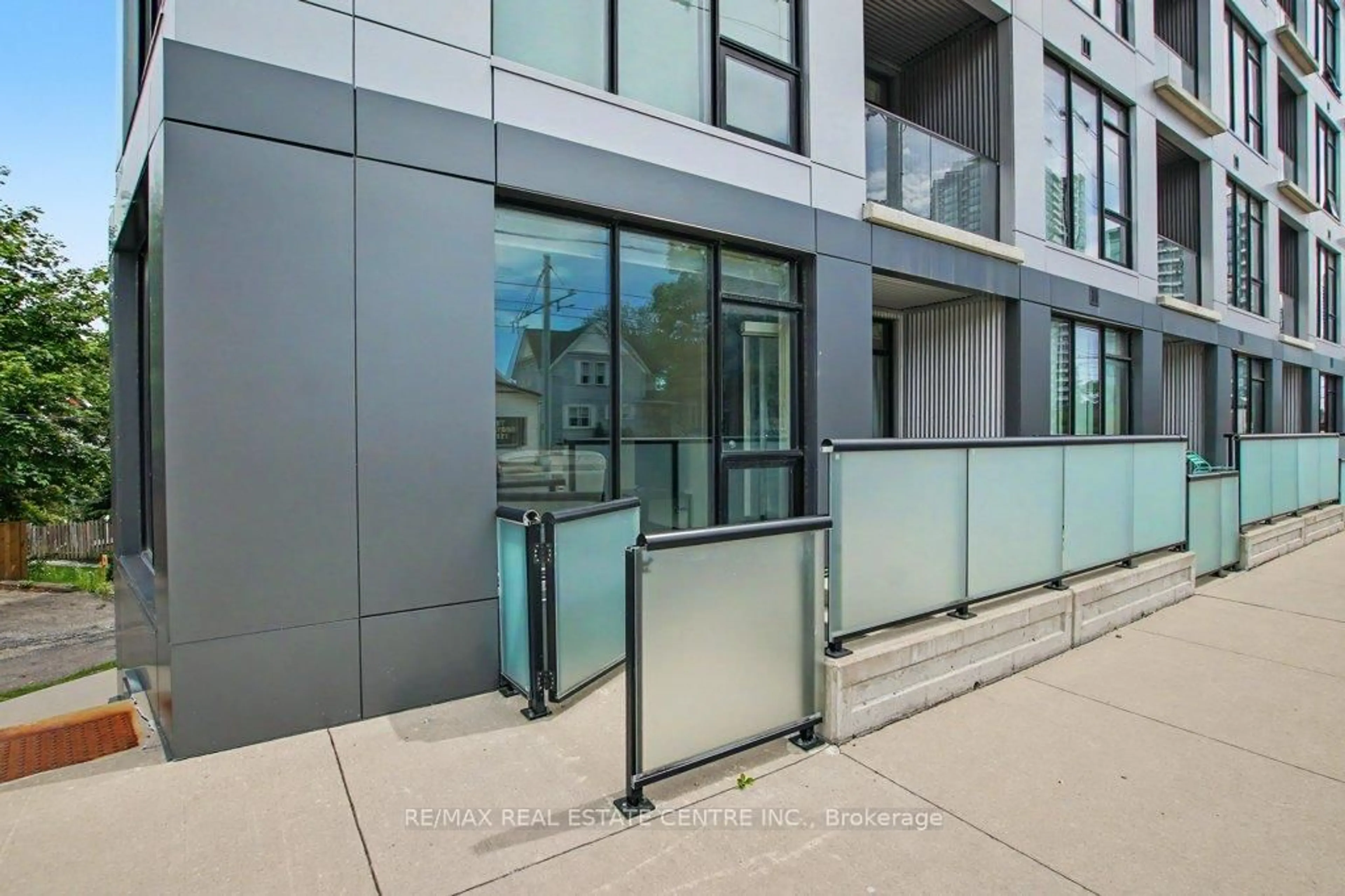 Unknown for 690 King St #101, Kitchener Ontario N2H 5L8