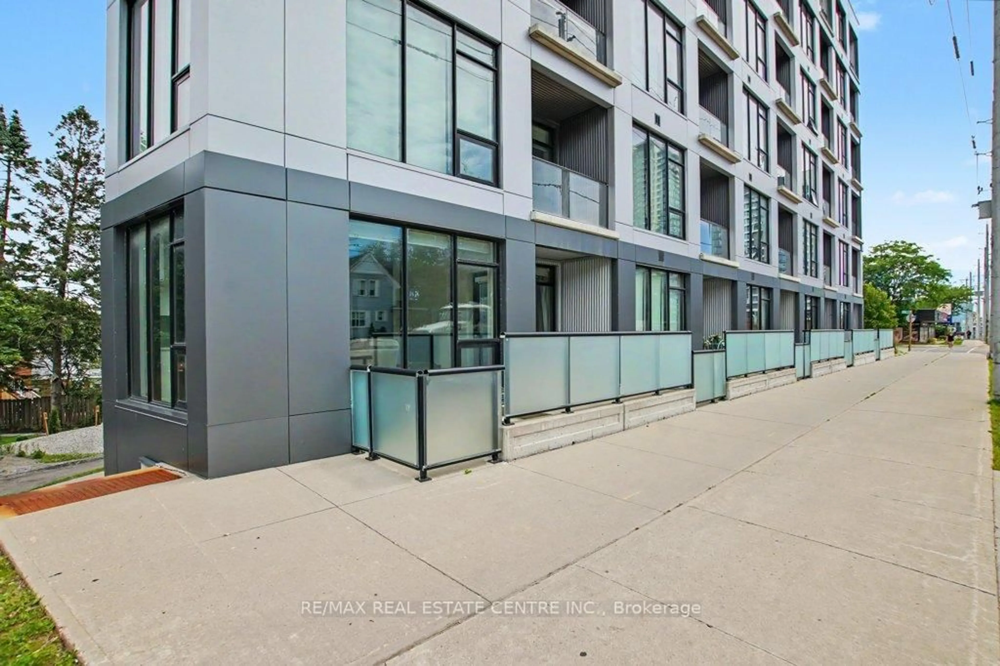 Unknown for 690 King St #101, Kitchener Ontario N2H 5L8
